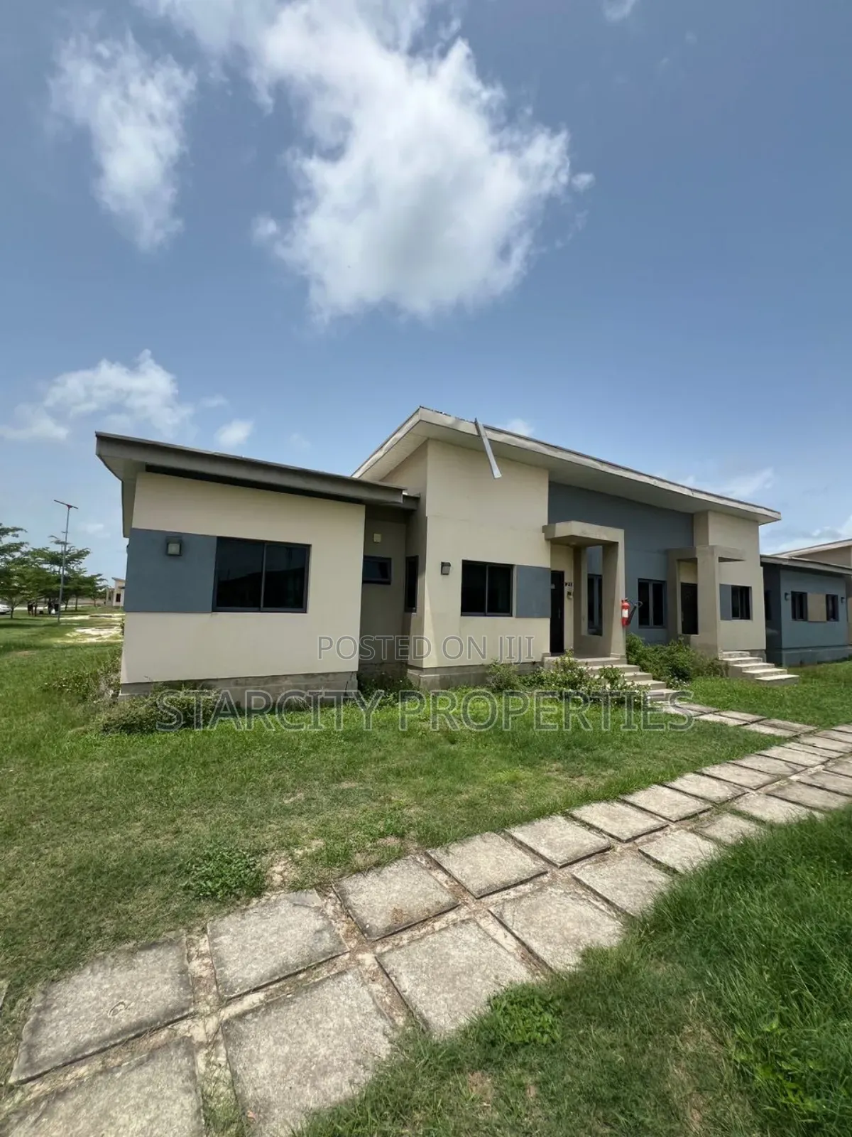 Furnished 2bdrm Bungalow in Lakowe, Lekki Phase 2 for sale