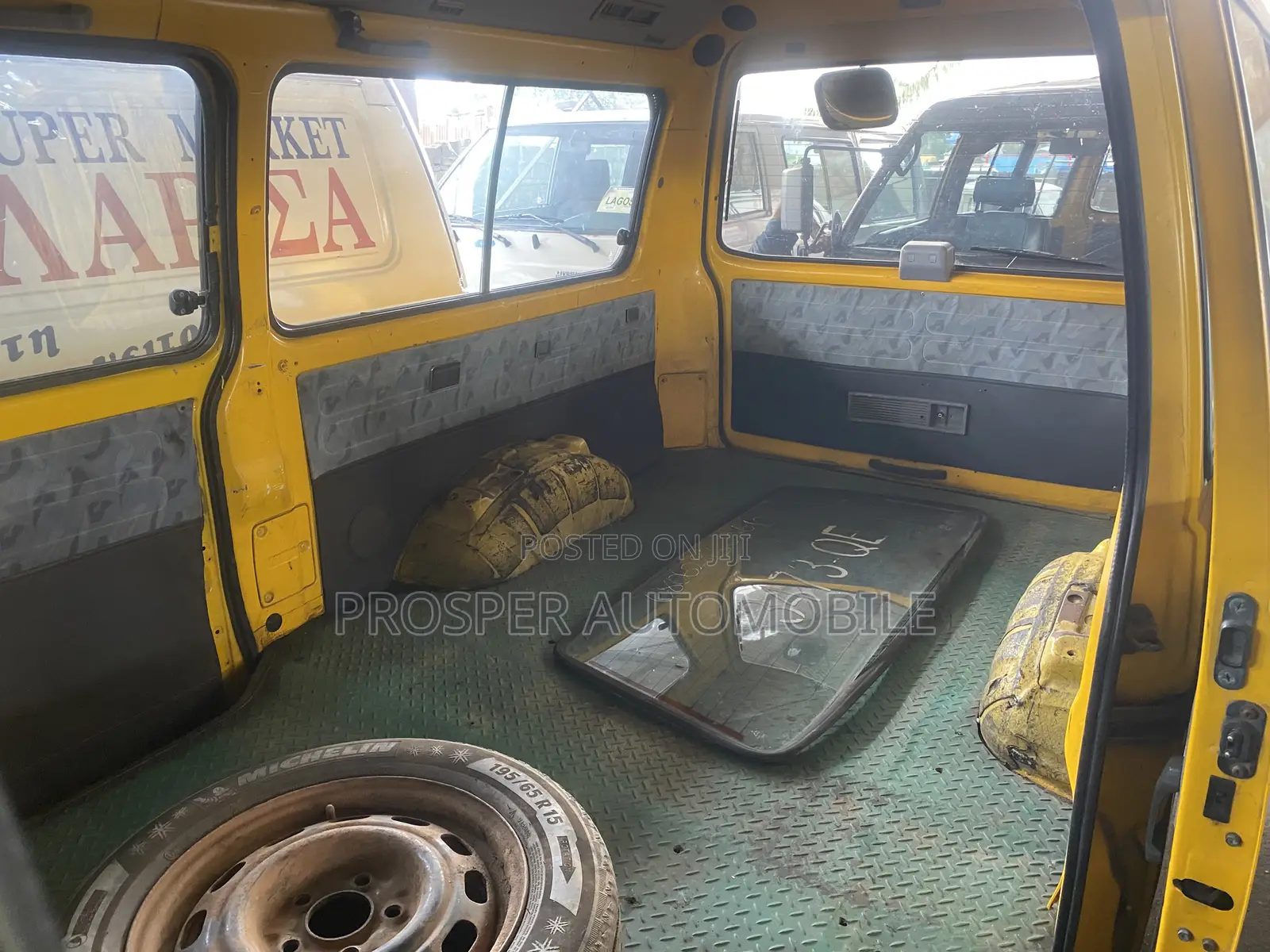 Mitsubishi Delica 2008 Yellow