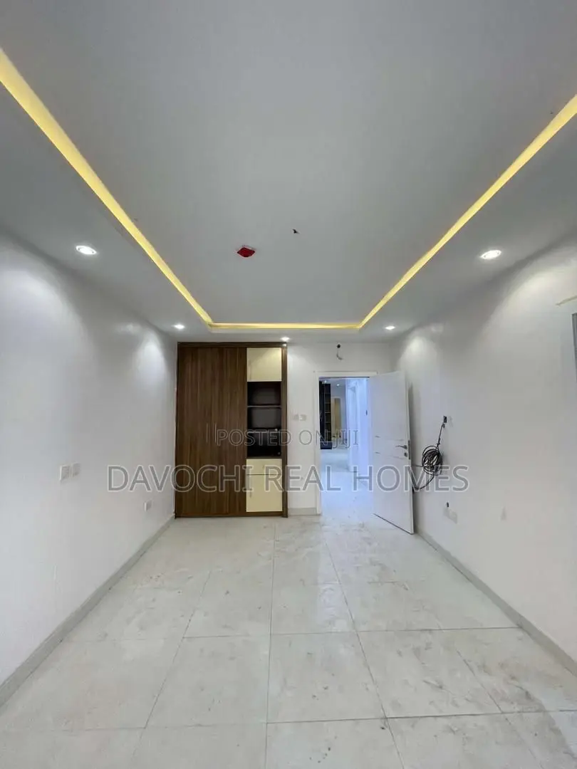 3bdrm Penthouse in Victoria Island for rent