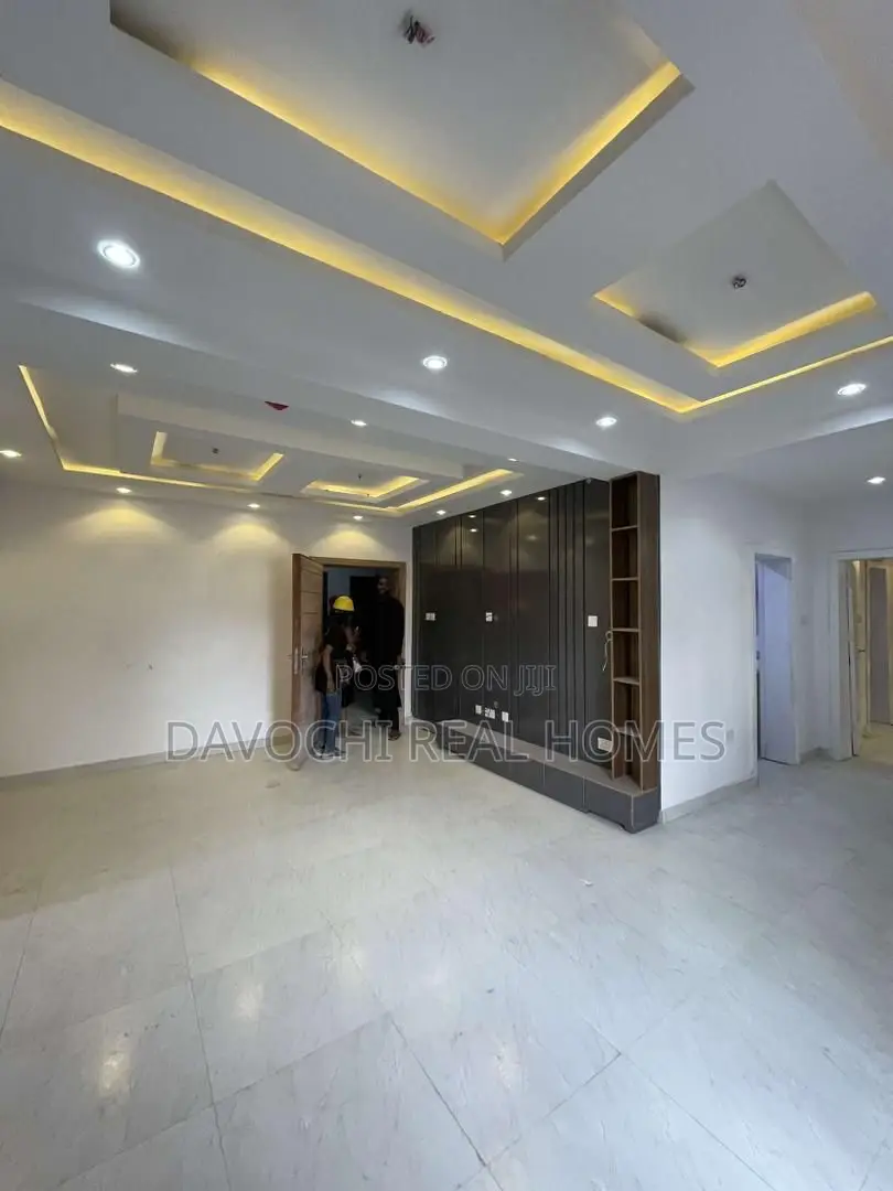 3bdrm Penthouse in Victoria Island for rent