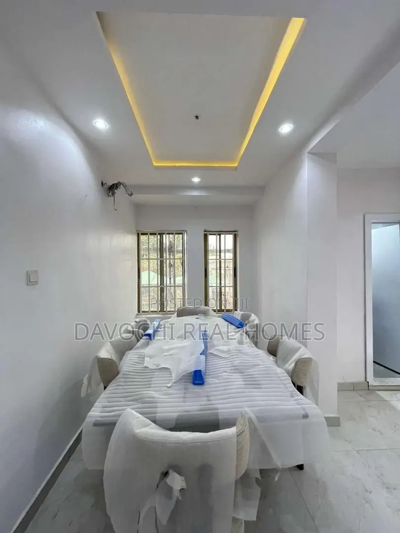 3bdrm Penthouse in Victoria Island for rent