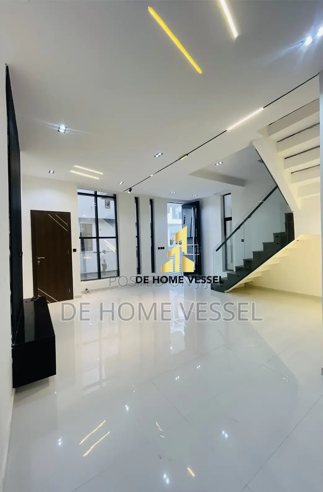 4bdrm Duplex in Ikota for sale