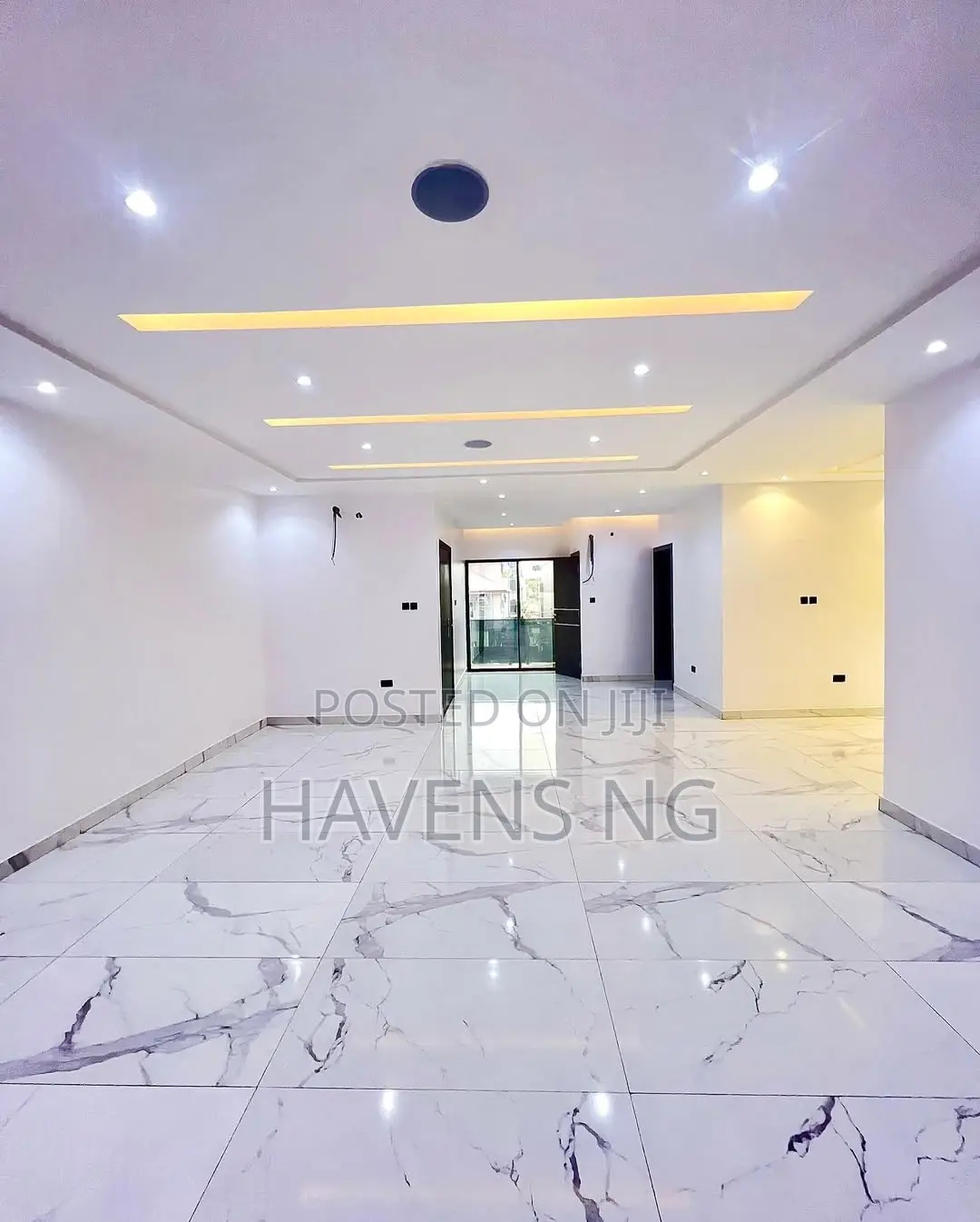3bdrm Apartment in Lekki Phase 1 for sale