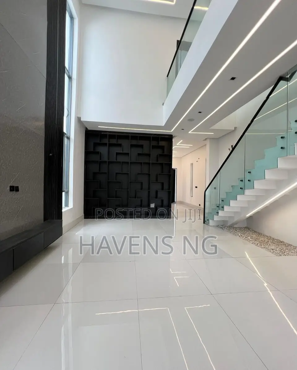 5bdrm Duplex in Ado Ajah for sale