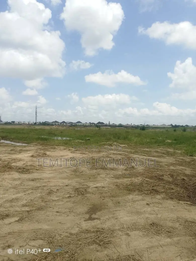 Standard Land in a Perfect Location