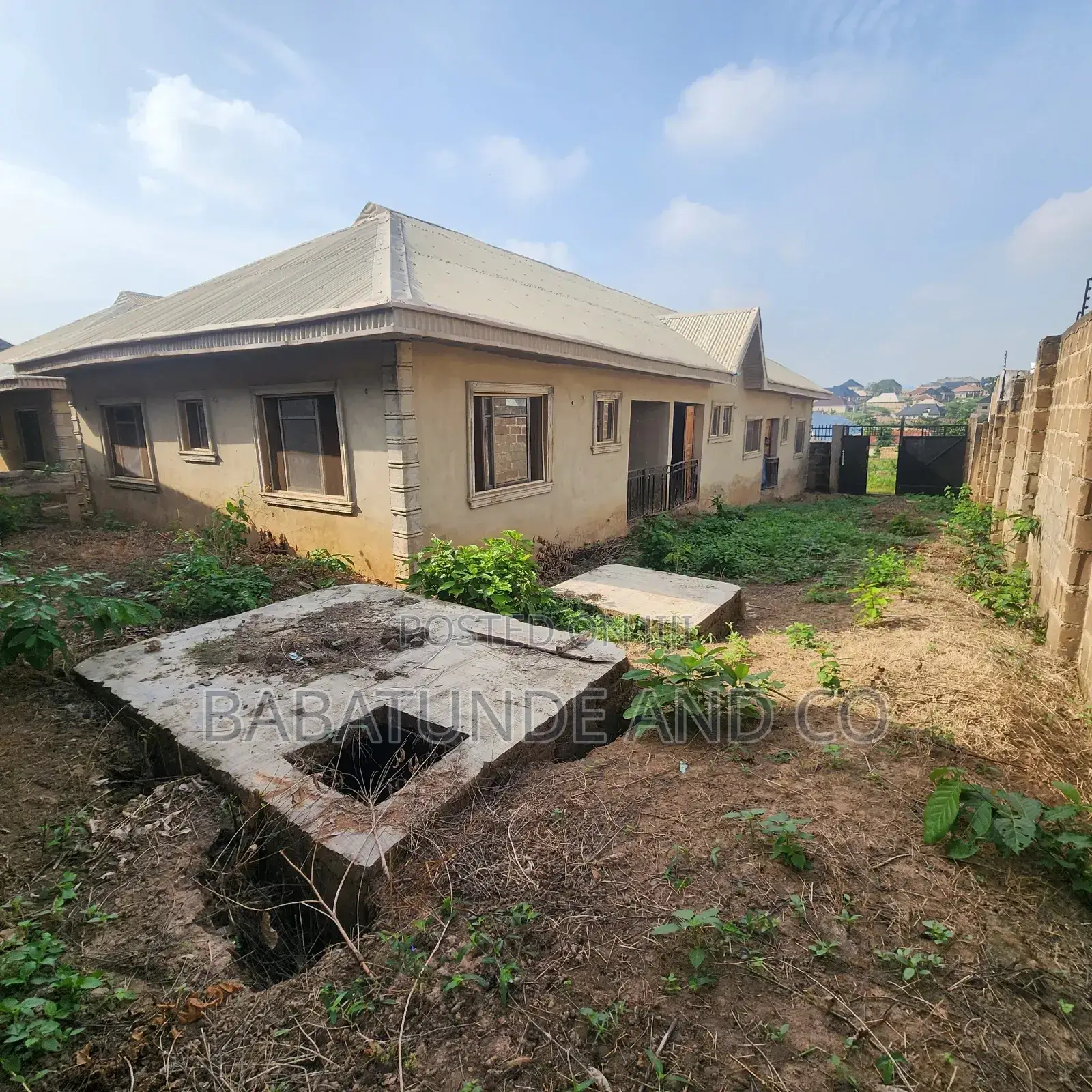 2bdrm Bungalow in Kasumun Estate, Akala Express for sale