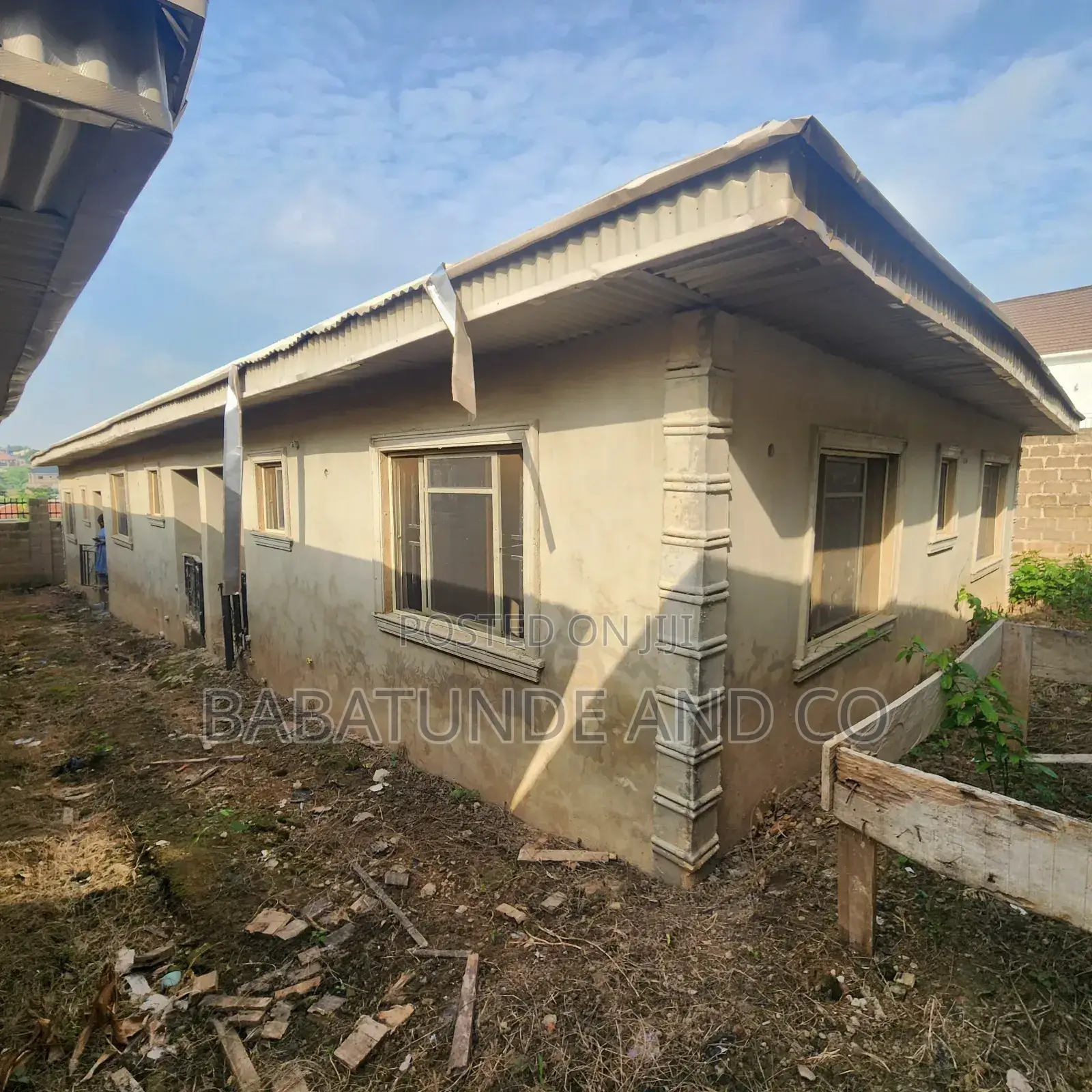 2bdrm Bungalow in Kasumun Estate, Akala Express for sale