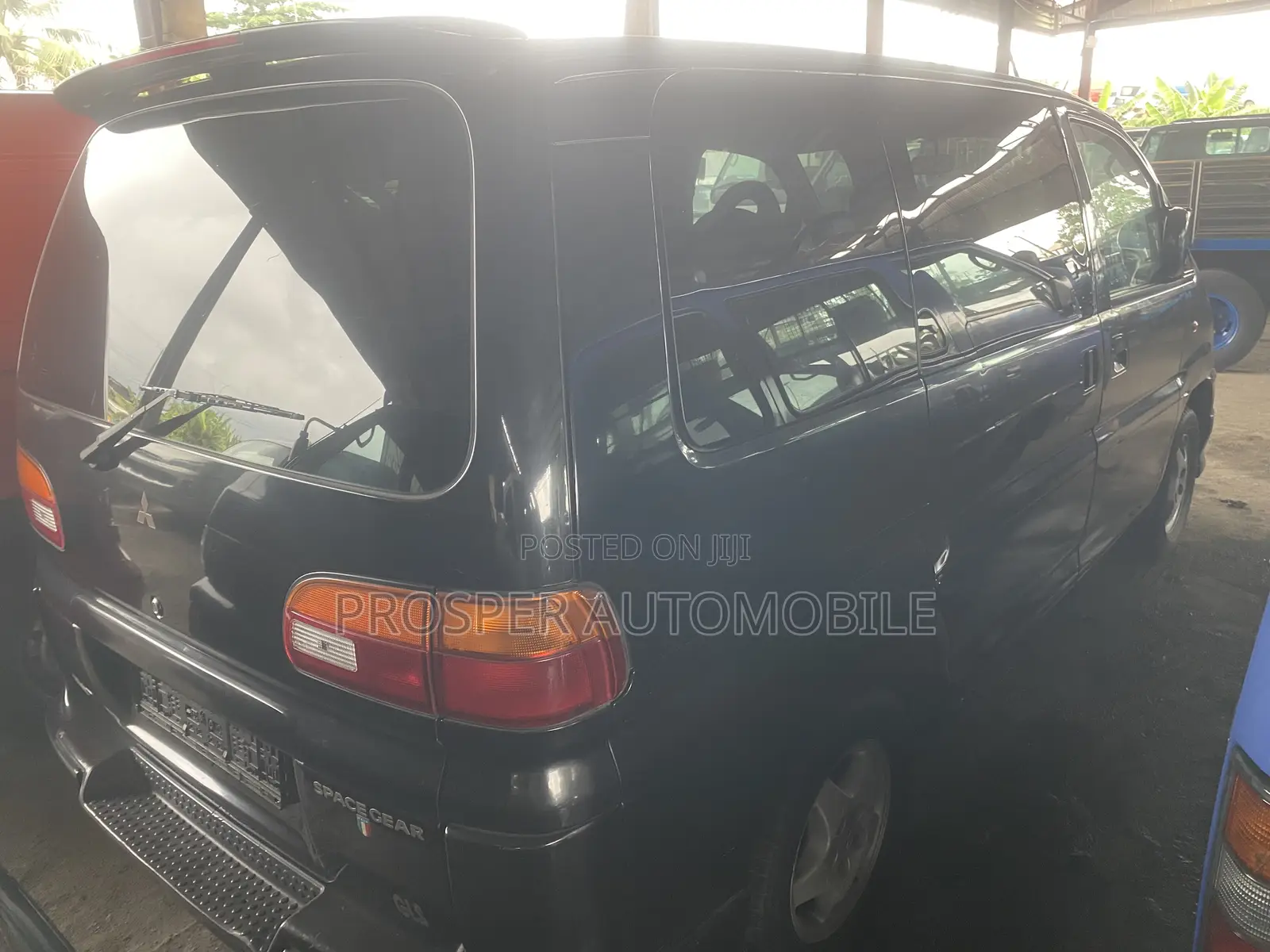 Mitsubishi Space Gear 2007 Black