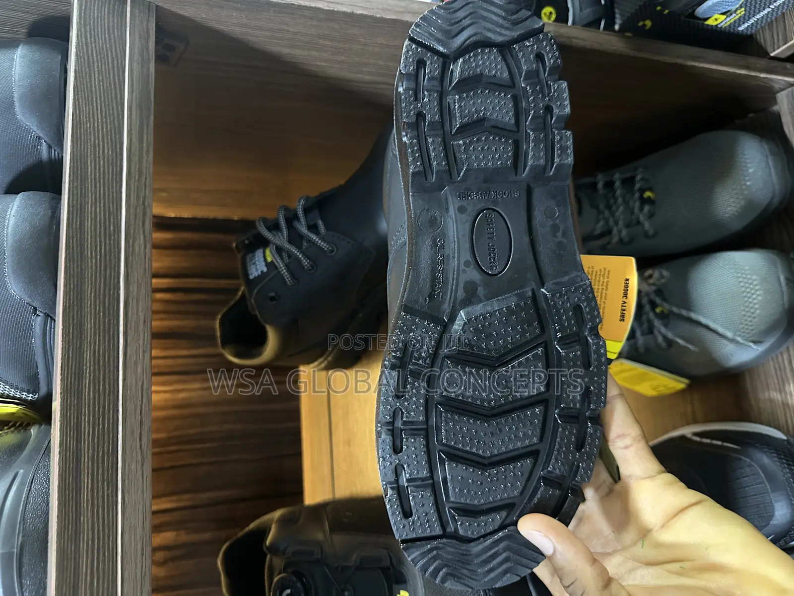 Lx110 Safety Joggers Steel Toe Cap Safety Boots