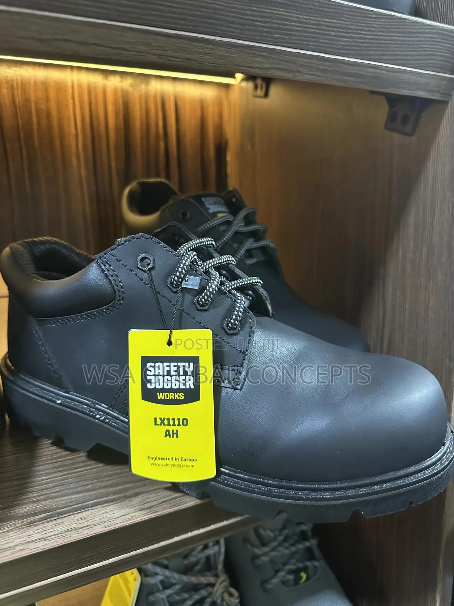 Lx110 Safety Joggers Steel Toe Cap Safety Boots