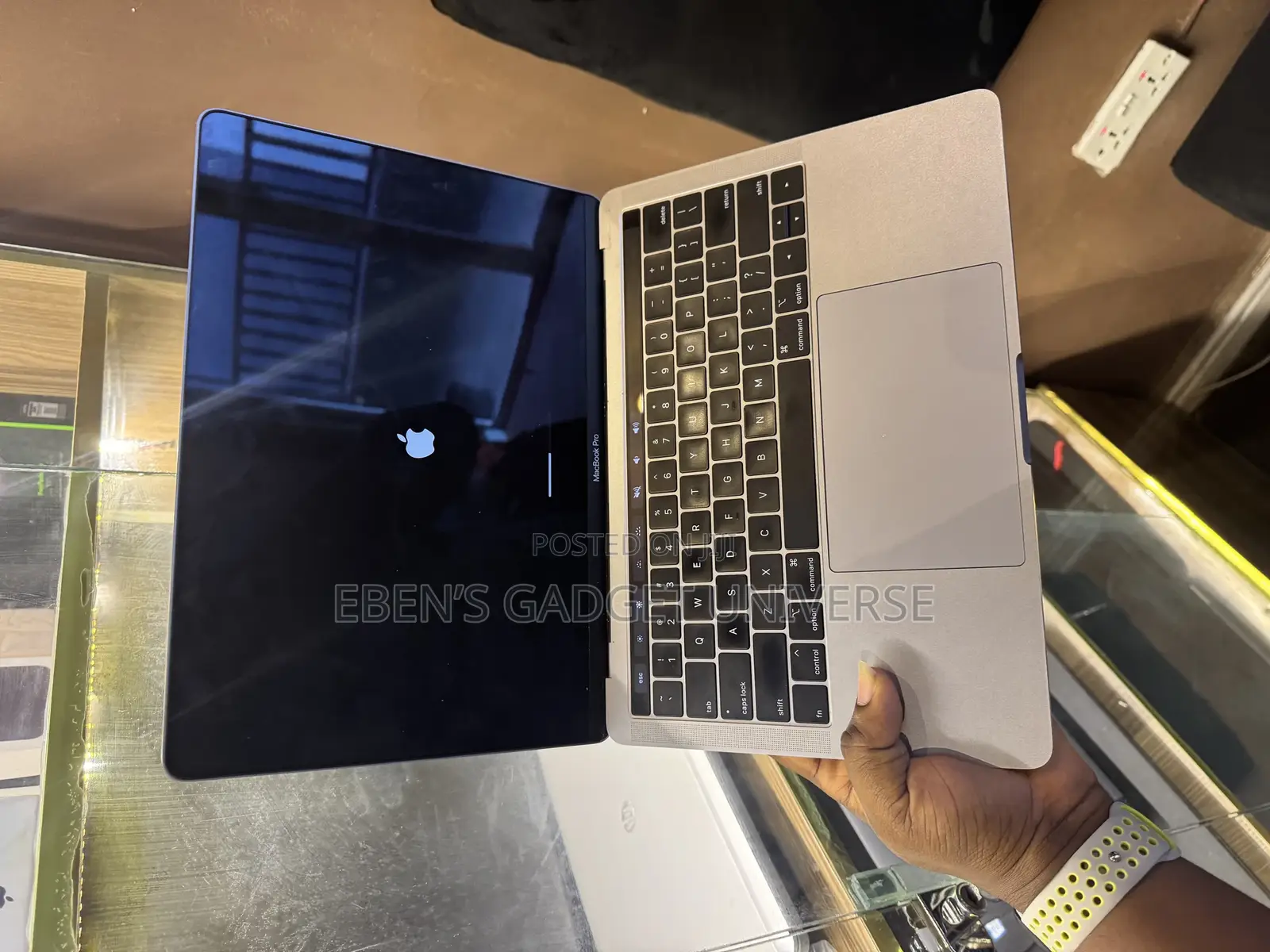 Laptop Apple MacBook Pro 2018 16GB Intel Core i5 SSD 512GB
