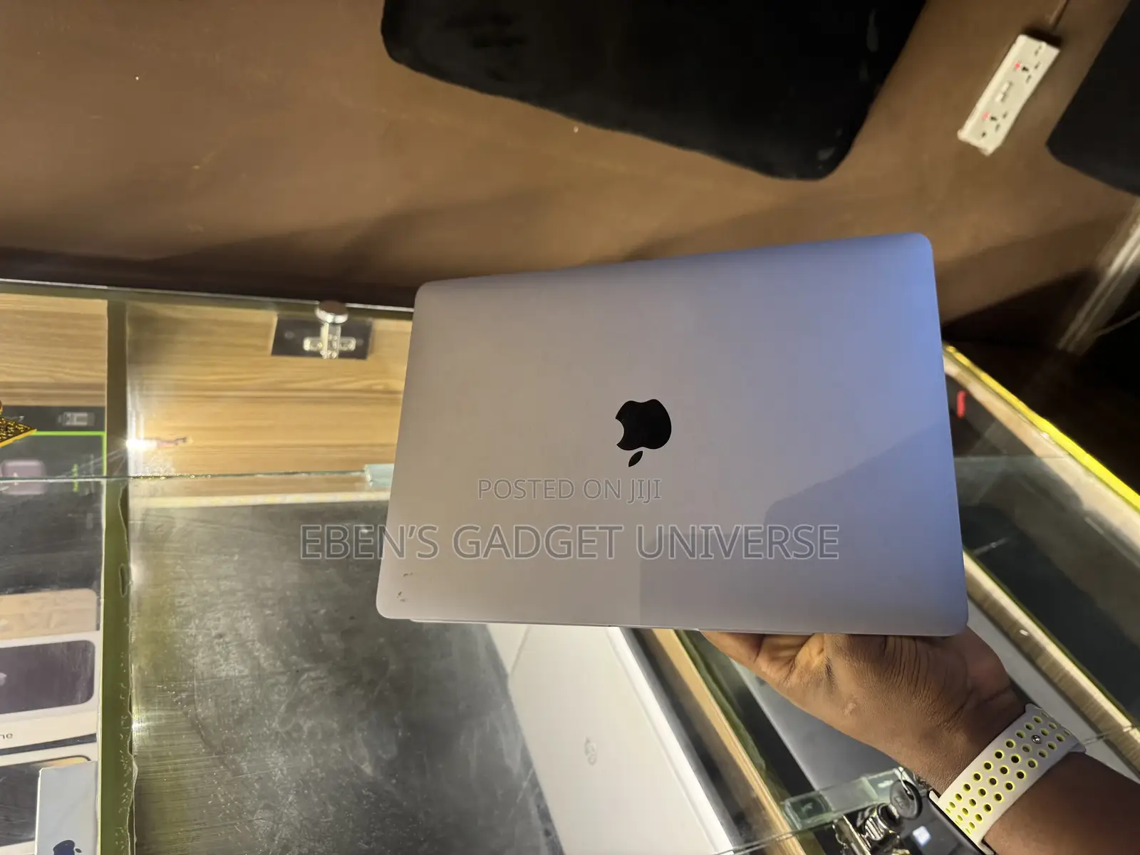 Laptop Apple MacBook Pro 2018 16GB Intel Core i5 SSD 512GB