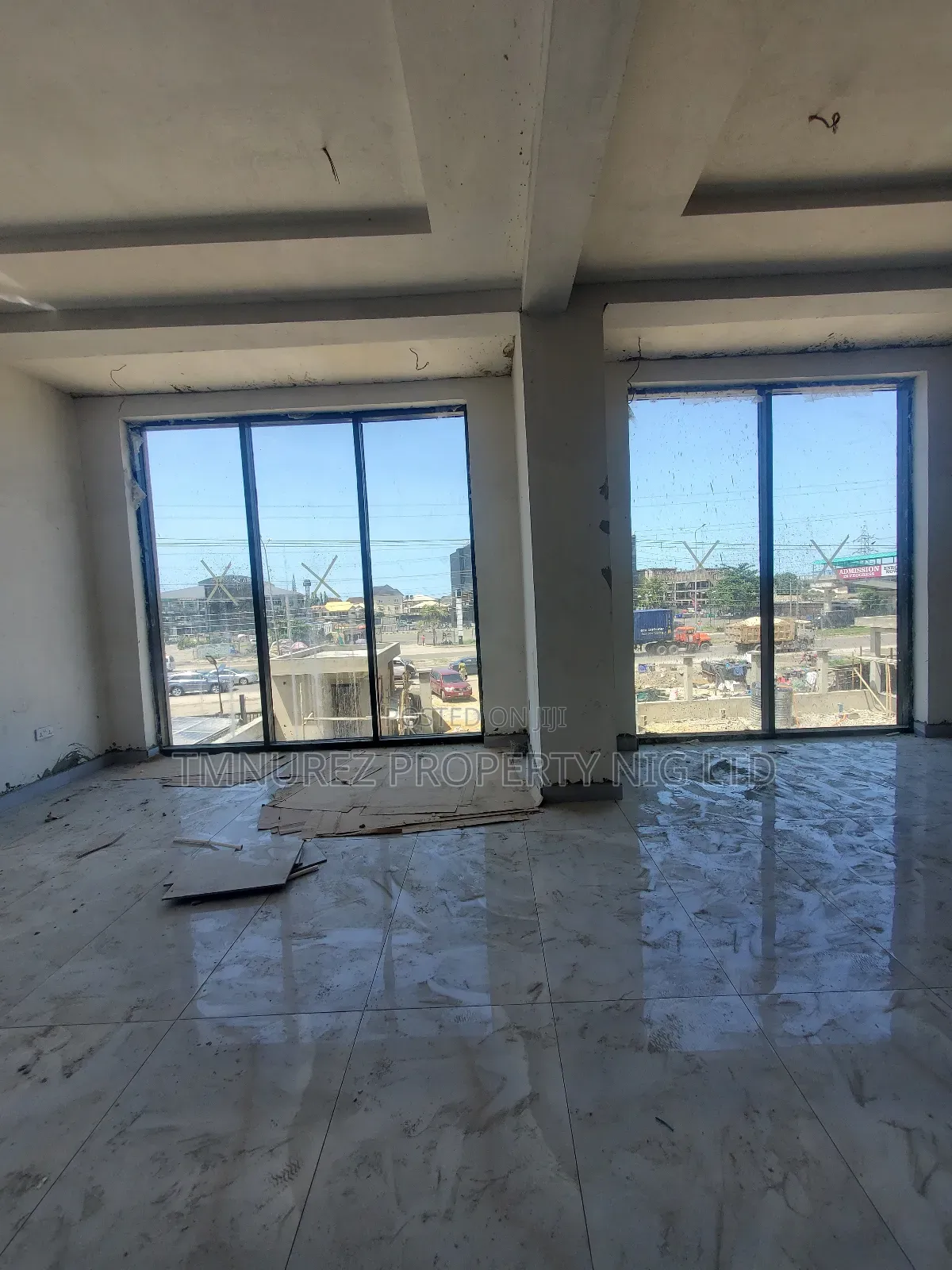 Showroom Open Space for Rent.