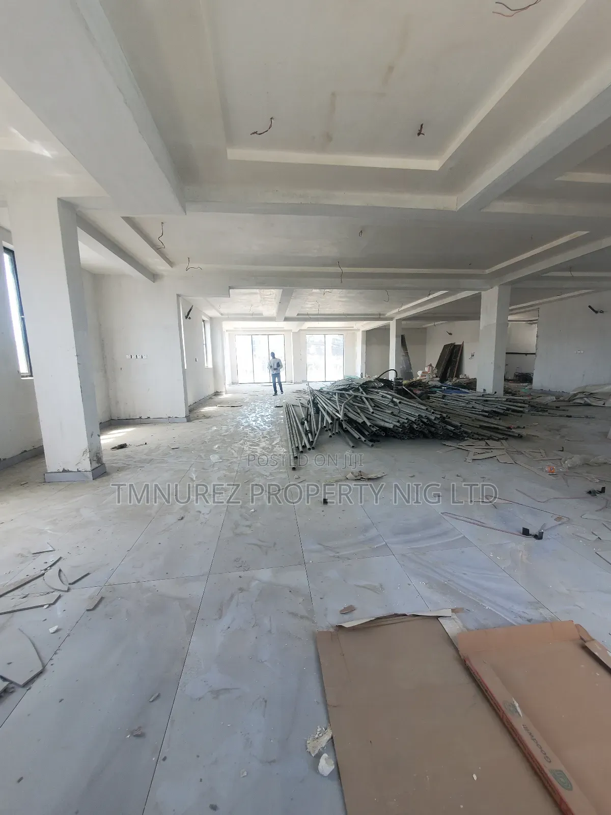 Showroom Open Space for Rent.