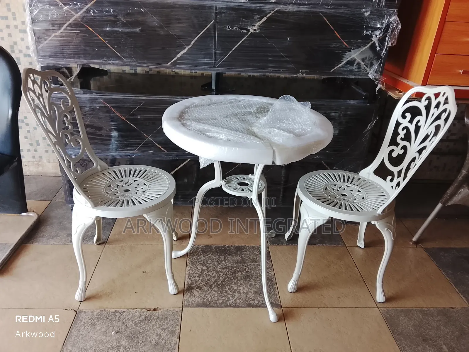 Outdoor Discussion Table And Chair Set