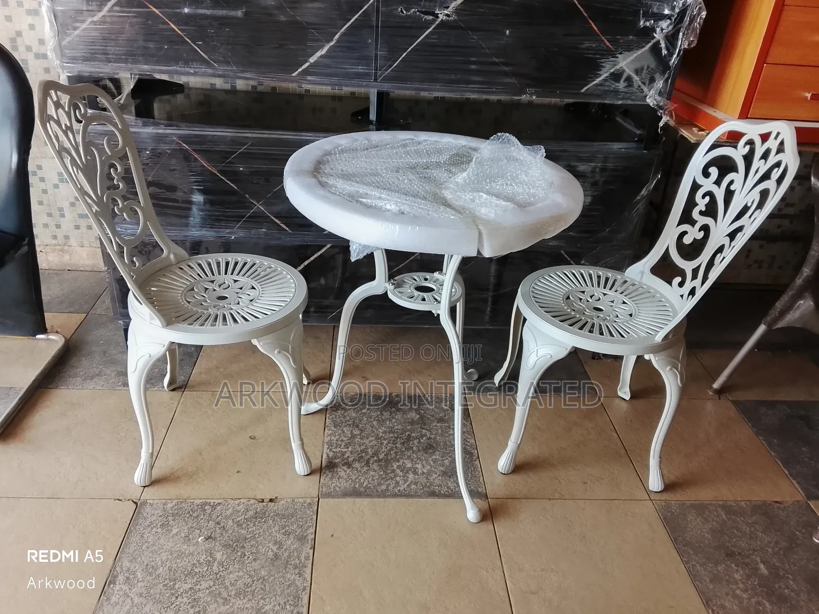 Outdoor Discussion Table And Chair Set