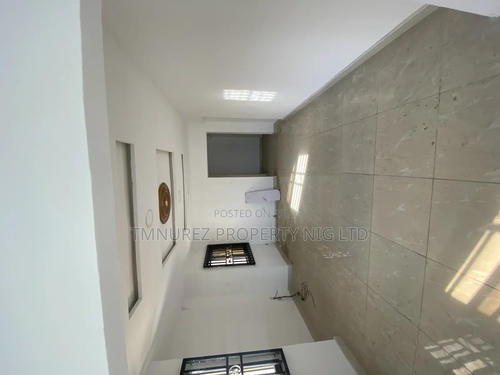 Showroom to Let