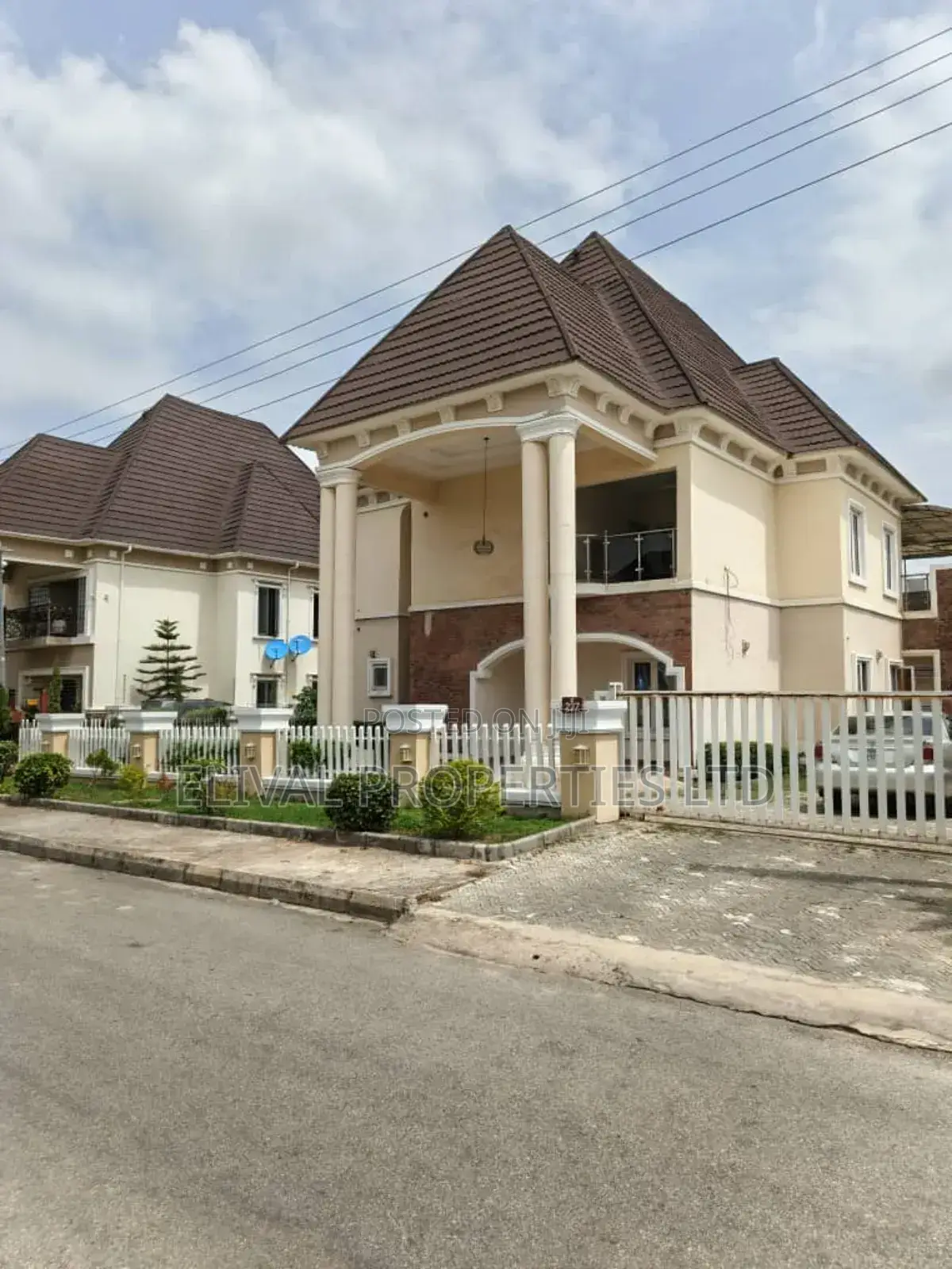 Massive One Bedroom Apartment in a Duplex