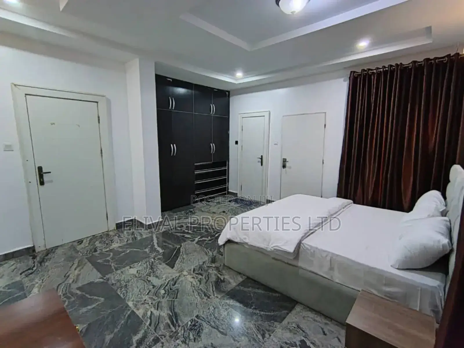 Massive One Bedroom Apartment in a Duplex