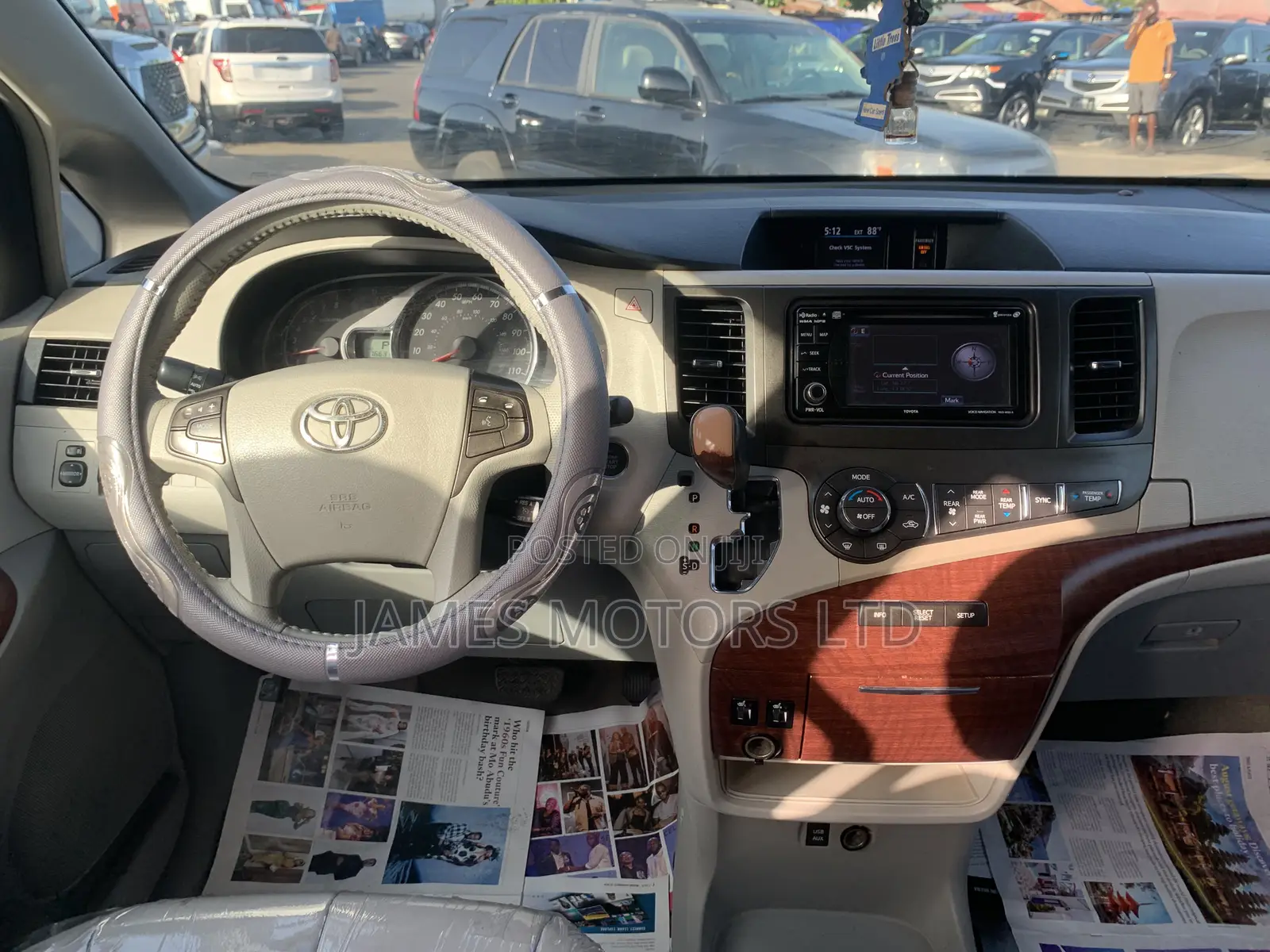 Toyota Sienna 2013 Silver