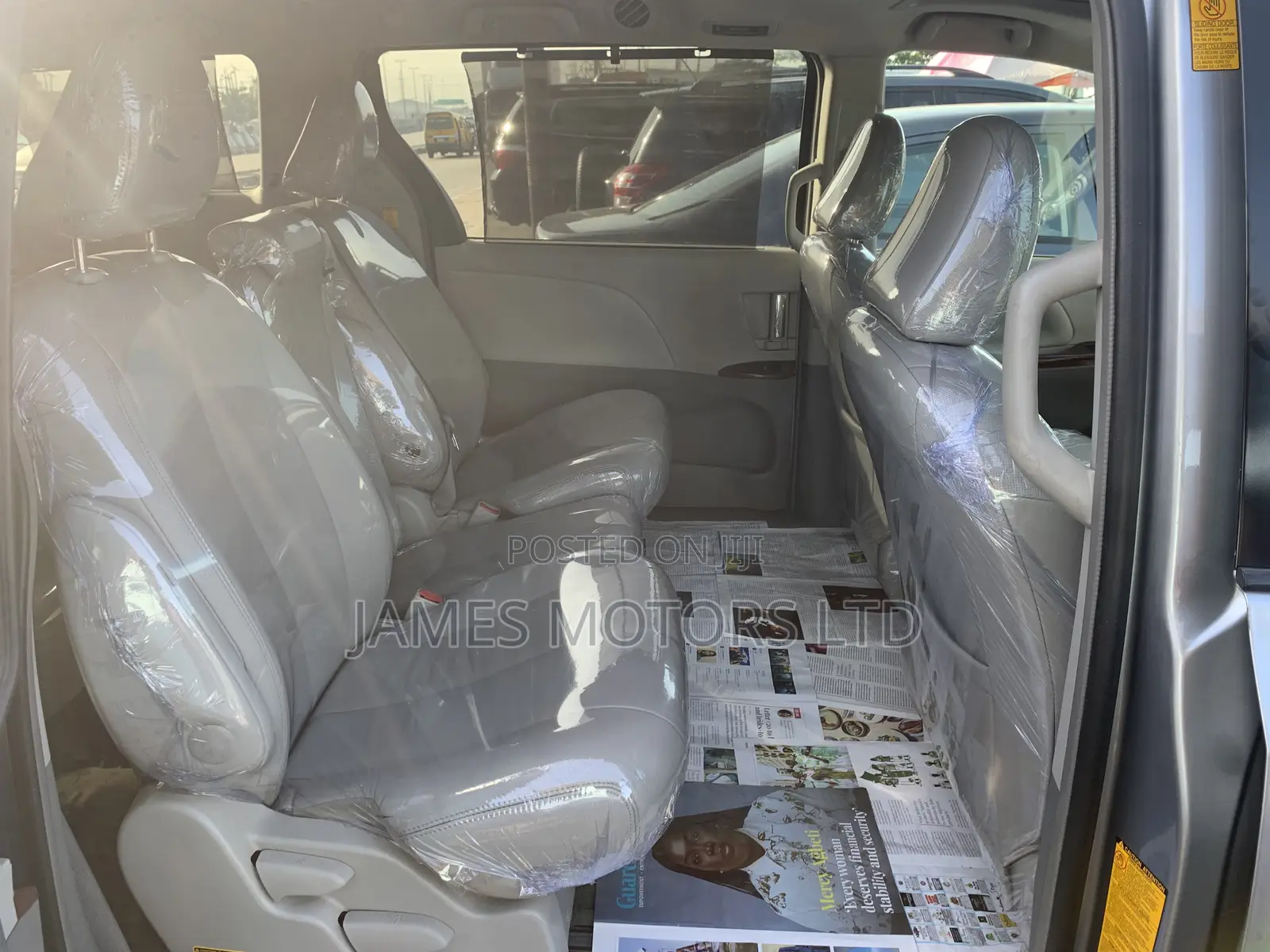 Toyota Sienna 2013 Silver
