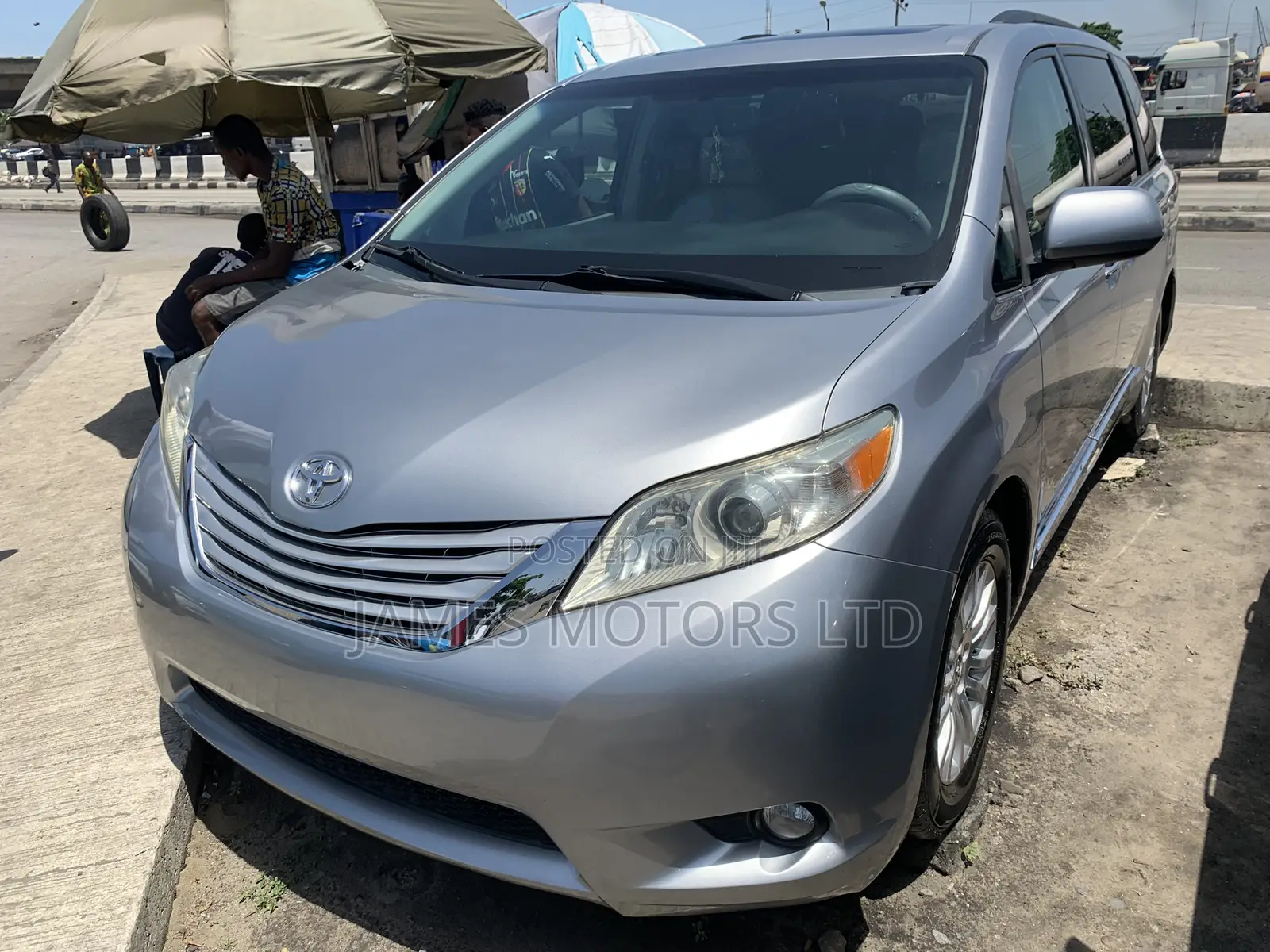 Toyota Sienna 2013 Silver