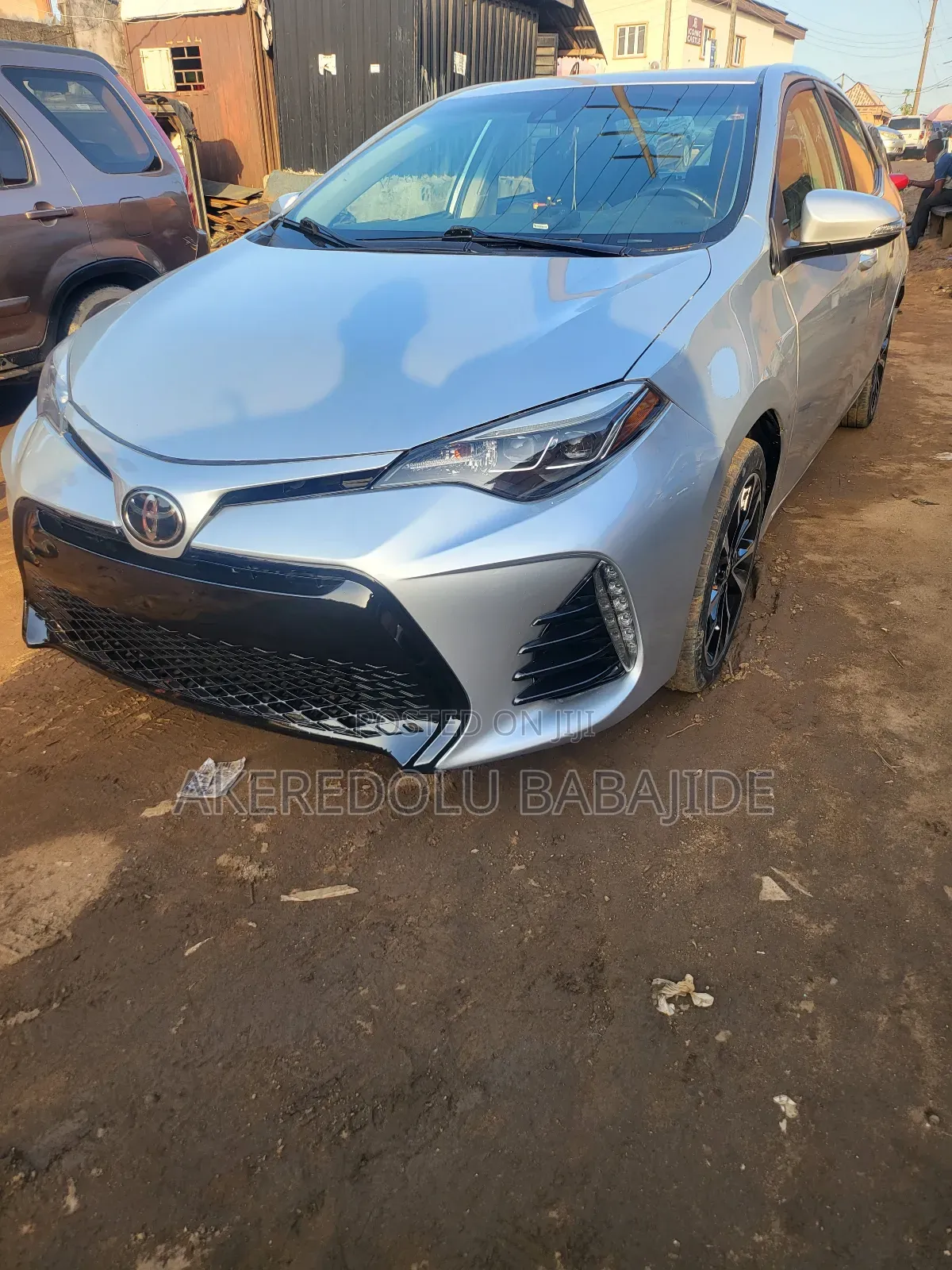Toyota Corolla LE (1.8L 4cyl 2A) 2018 Silver