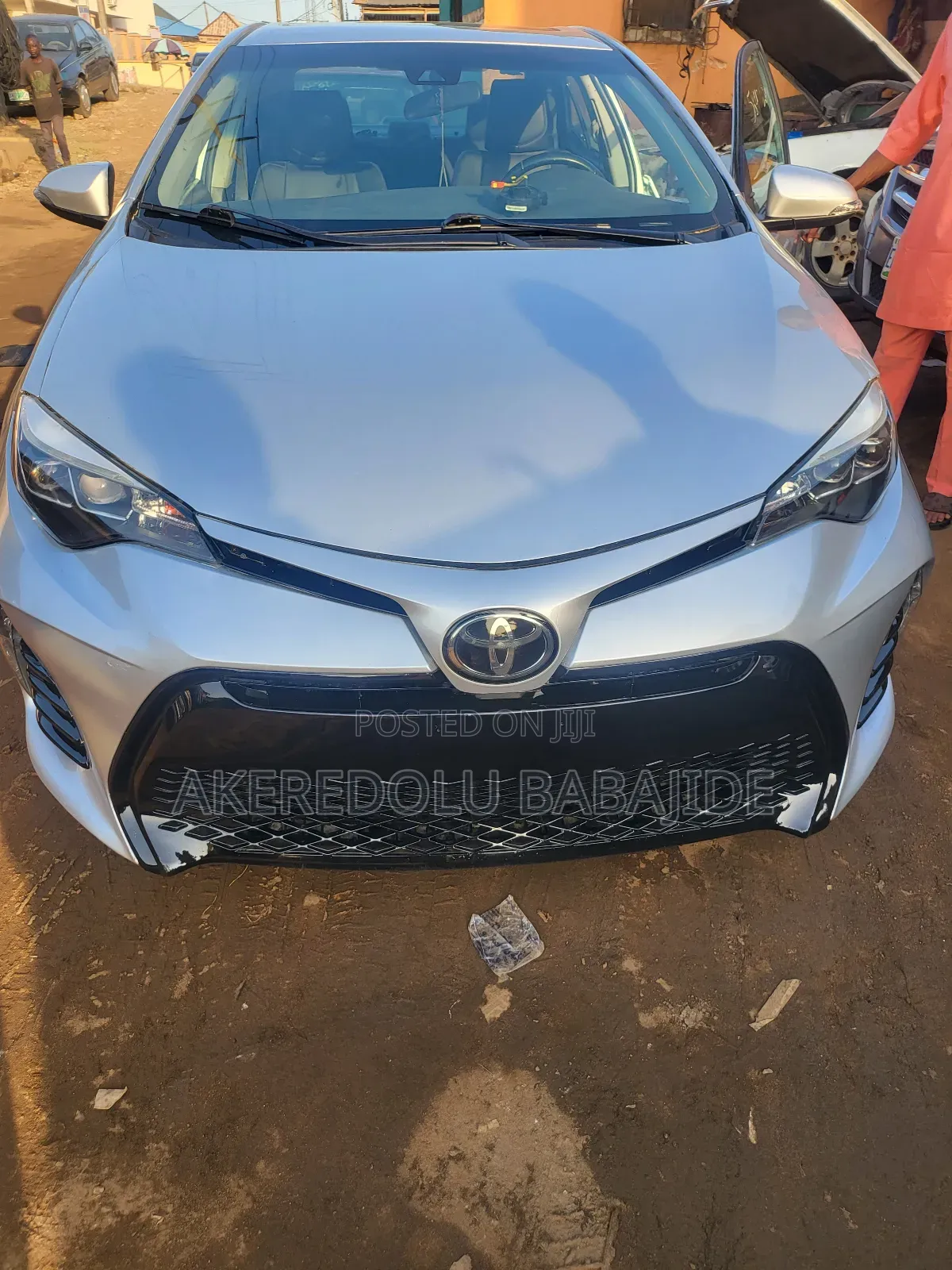 Toyota Corolla LE (1.8L 4cyl 2A) 2018 Silver