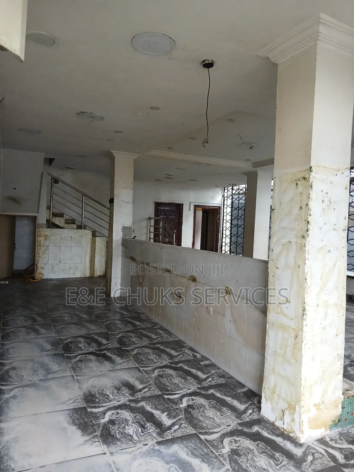 A Spacious Multipurpose Commercial Shop to Let