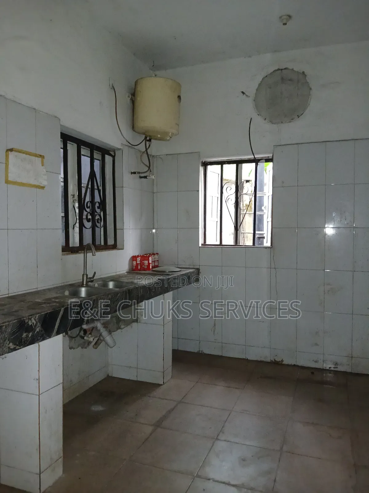 A Spacious Multipurpose Commercial Shop to Let
