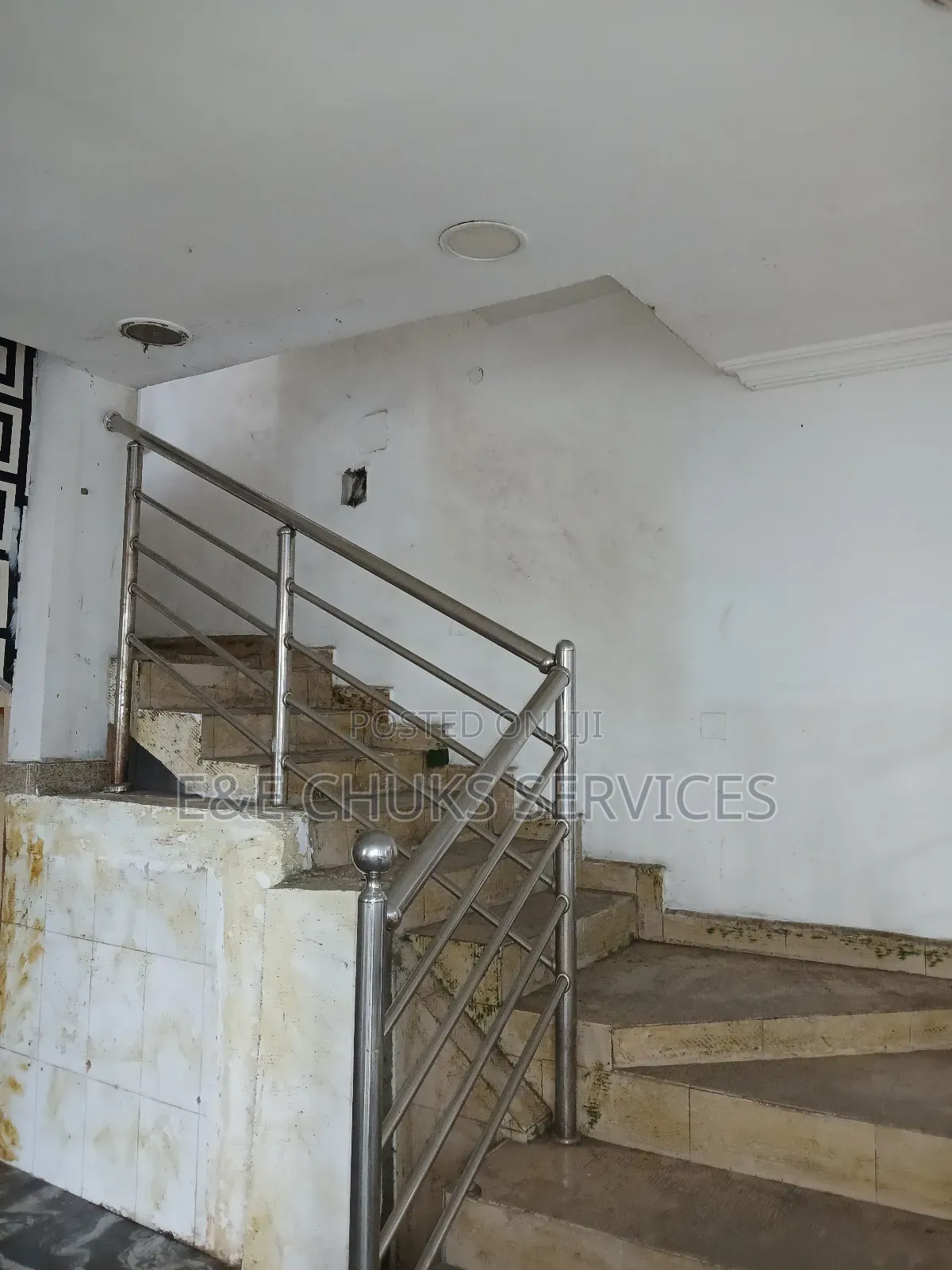 A Spacious Multipurpose Commercial Shop to Let