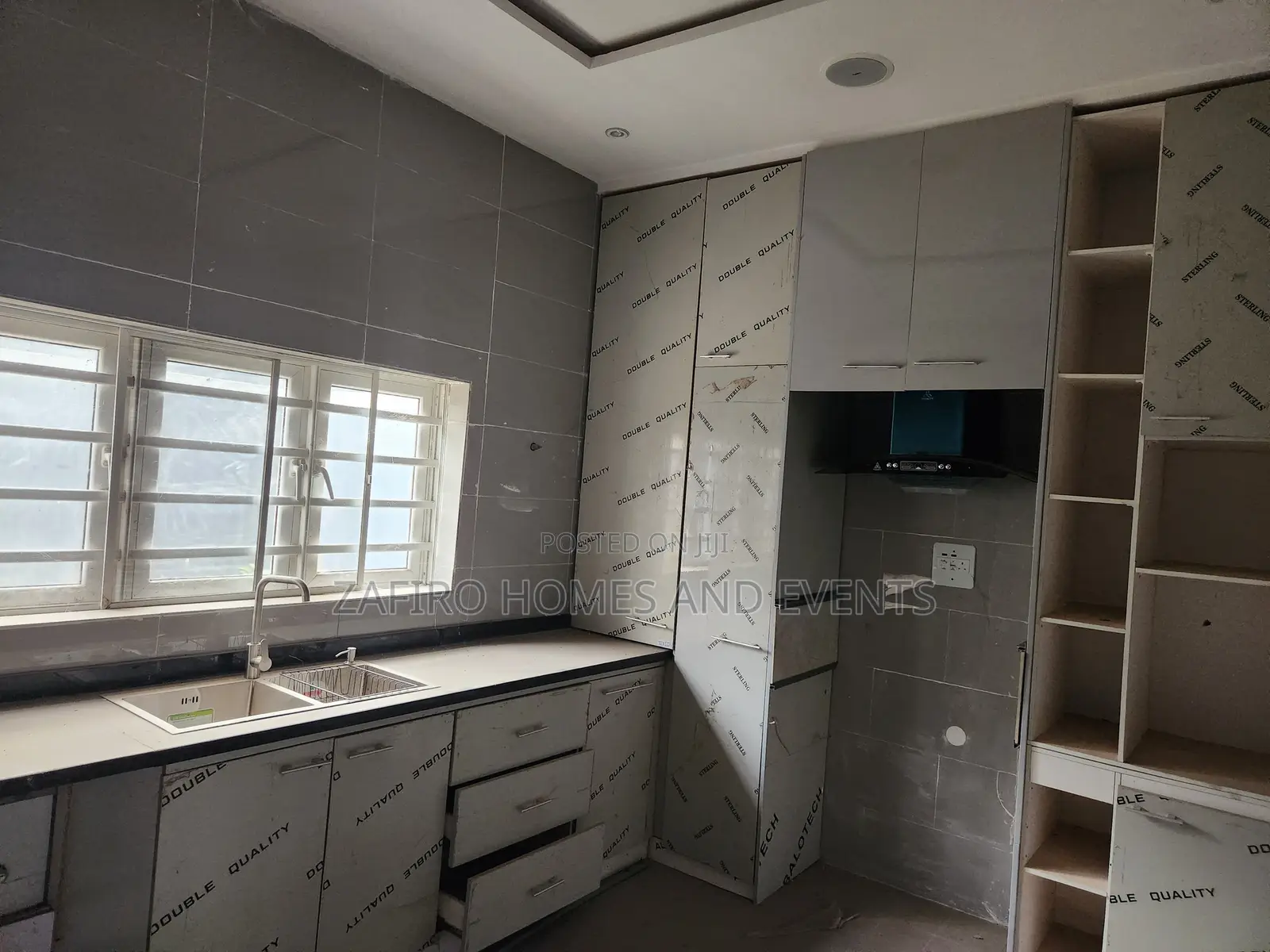 4bdrm Duplex in Iyaganku Gra, Iyanganku for sale