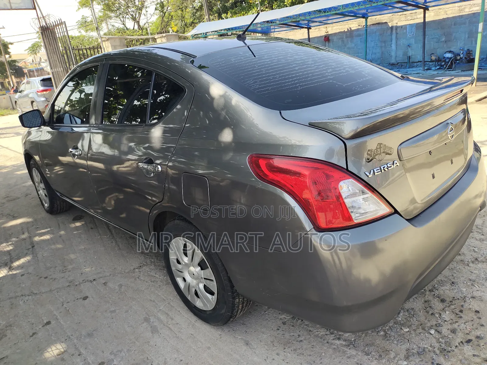 Nissan Versa 1.6 SV 2017 Gray