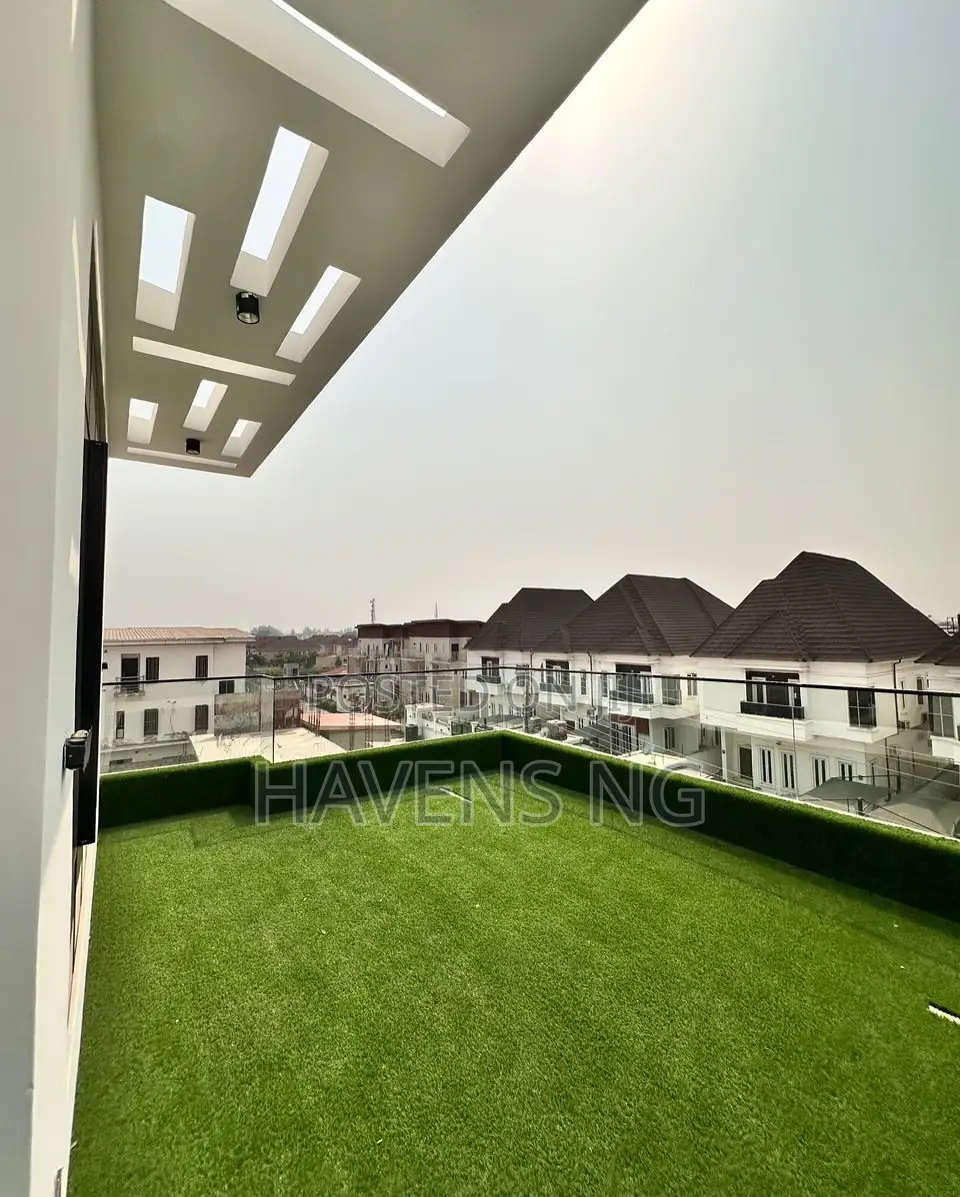 5bdrm Duplex in Osapa london for sale