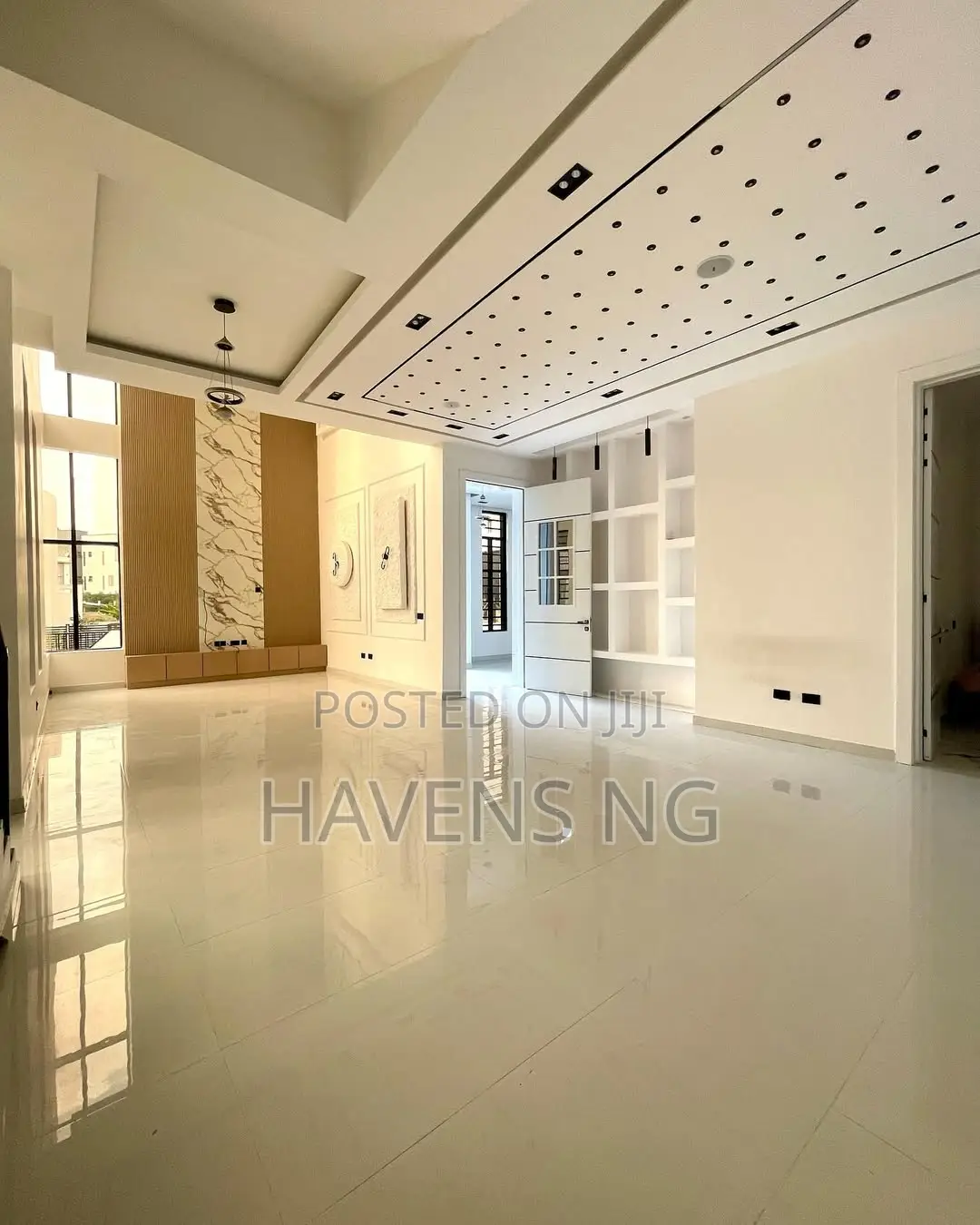 5bdrm Duplex in Osapa london for sale