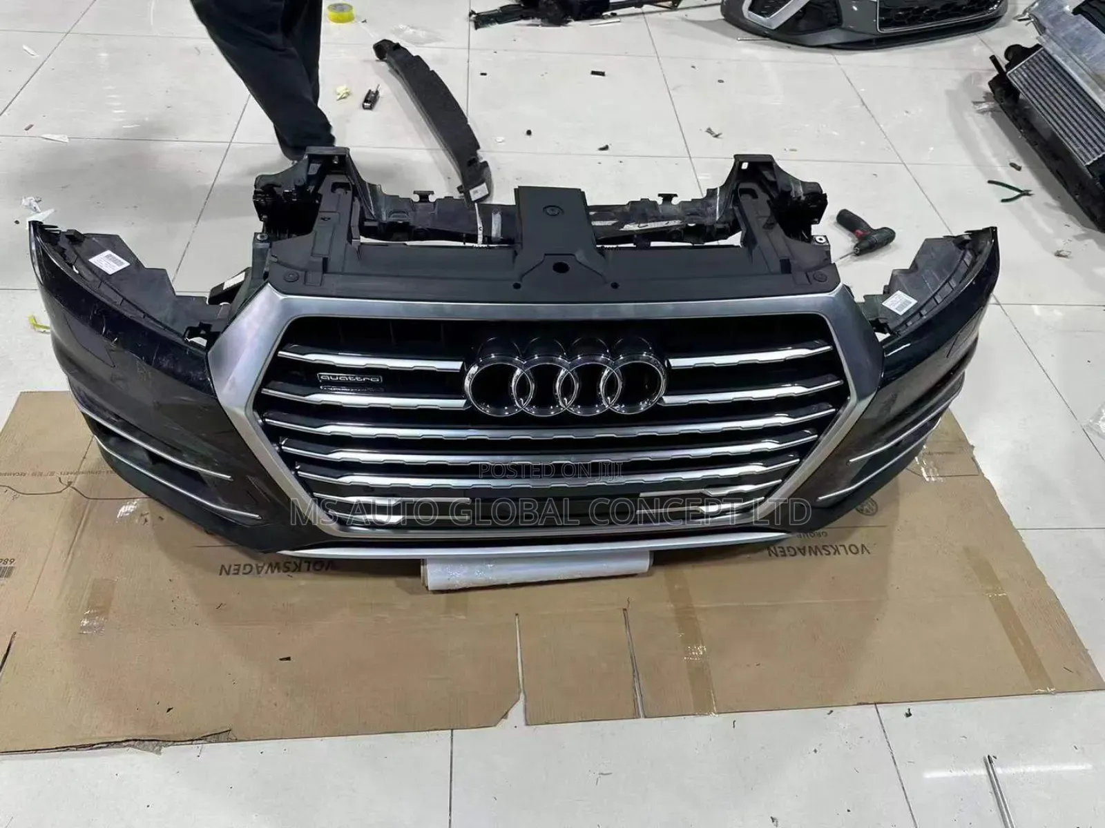 Audi Q7 Complete Front Cut 2018