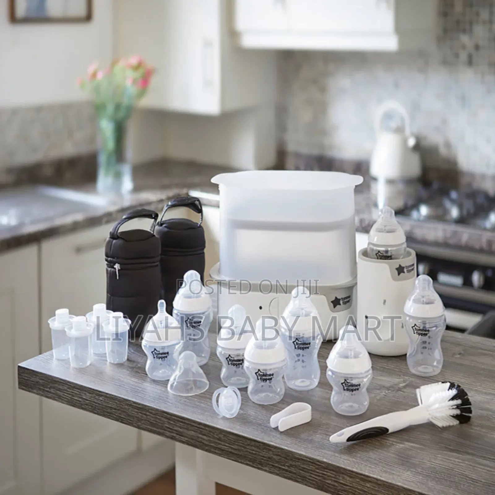 Tommee Tippee Complete Feeding Set - White
