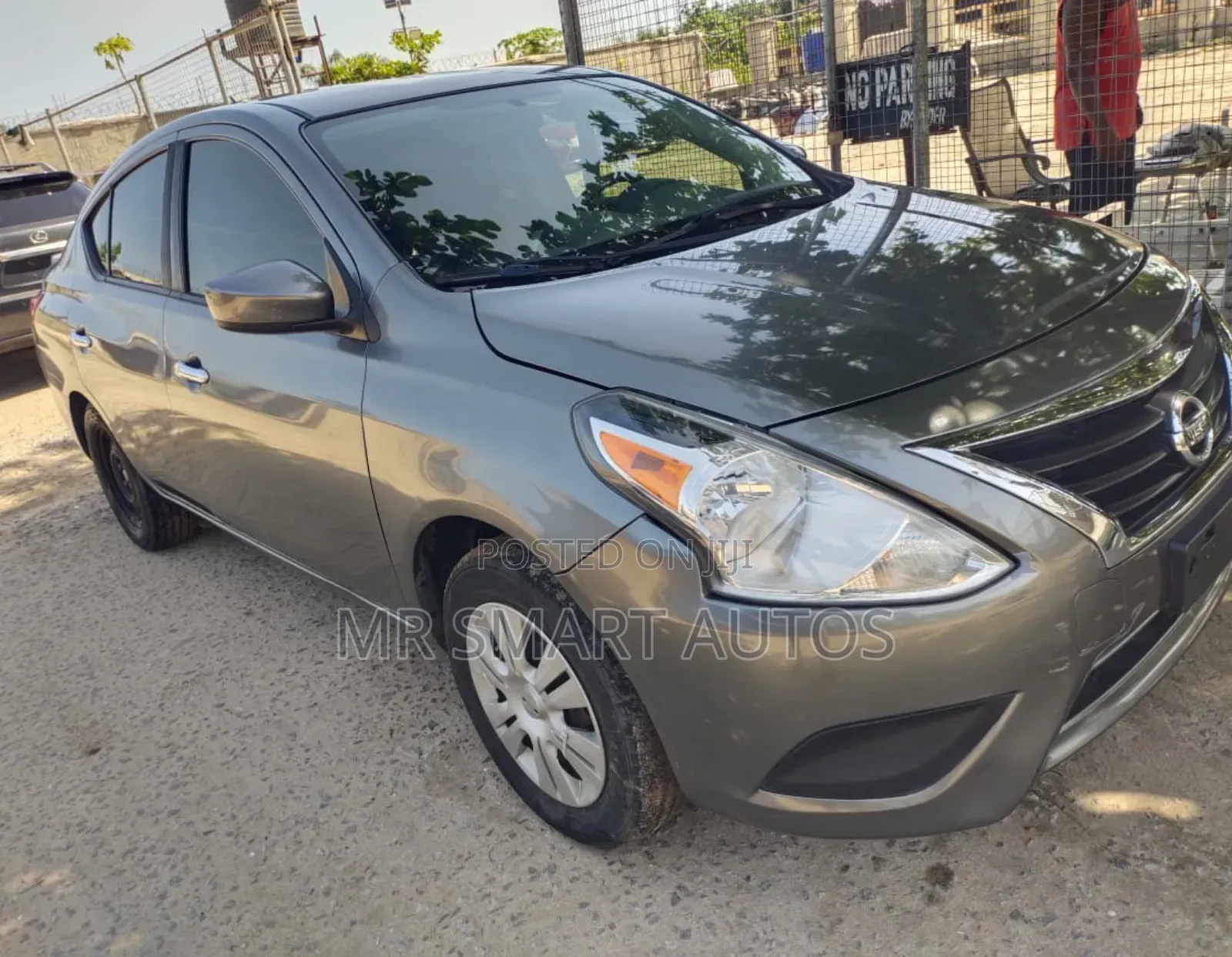 Nissan Versa 1.6 S+ 2017 Gray