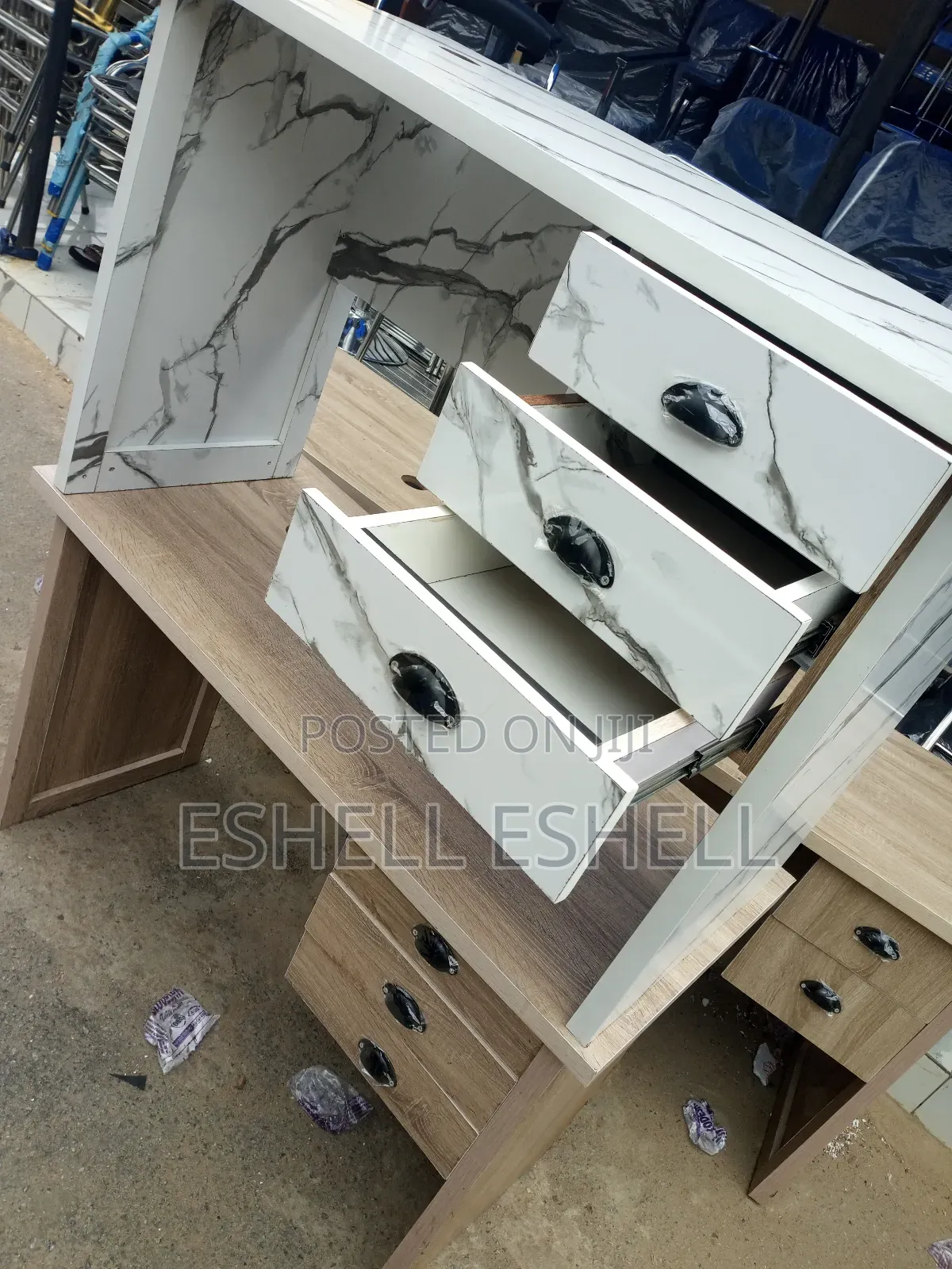 High Quality Office Table With Drawers