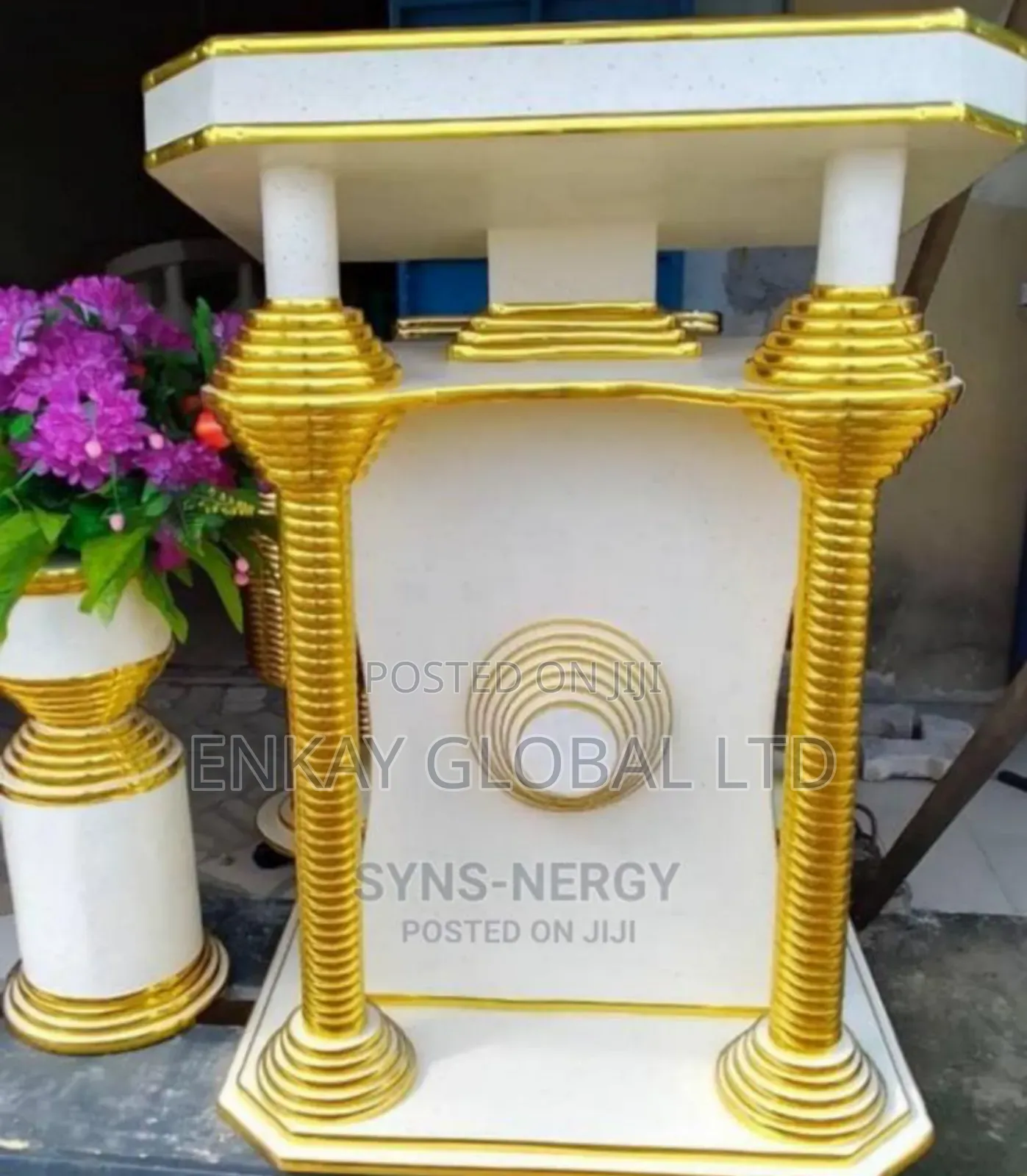 Quality Church Pulpit With 2 Flower Vase