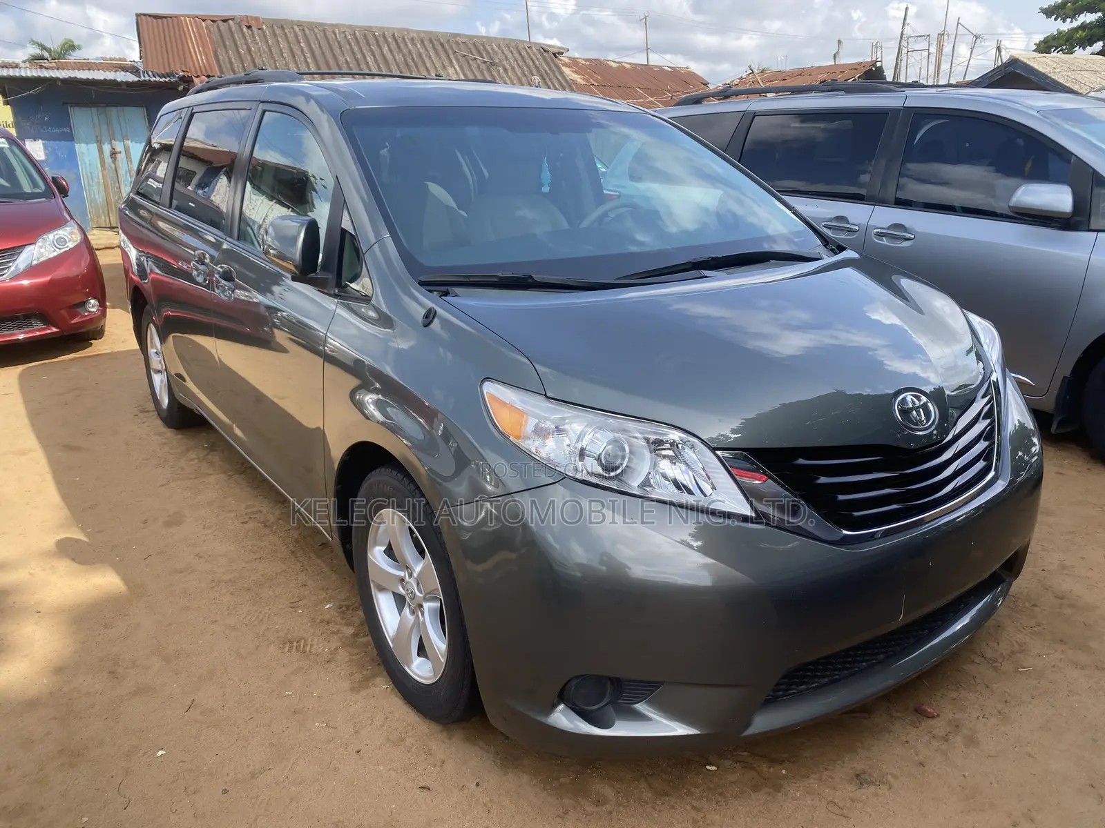 Toyota Sienna LE FWD 8-Passenger 2013 Green