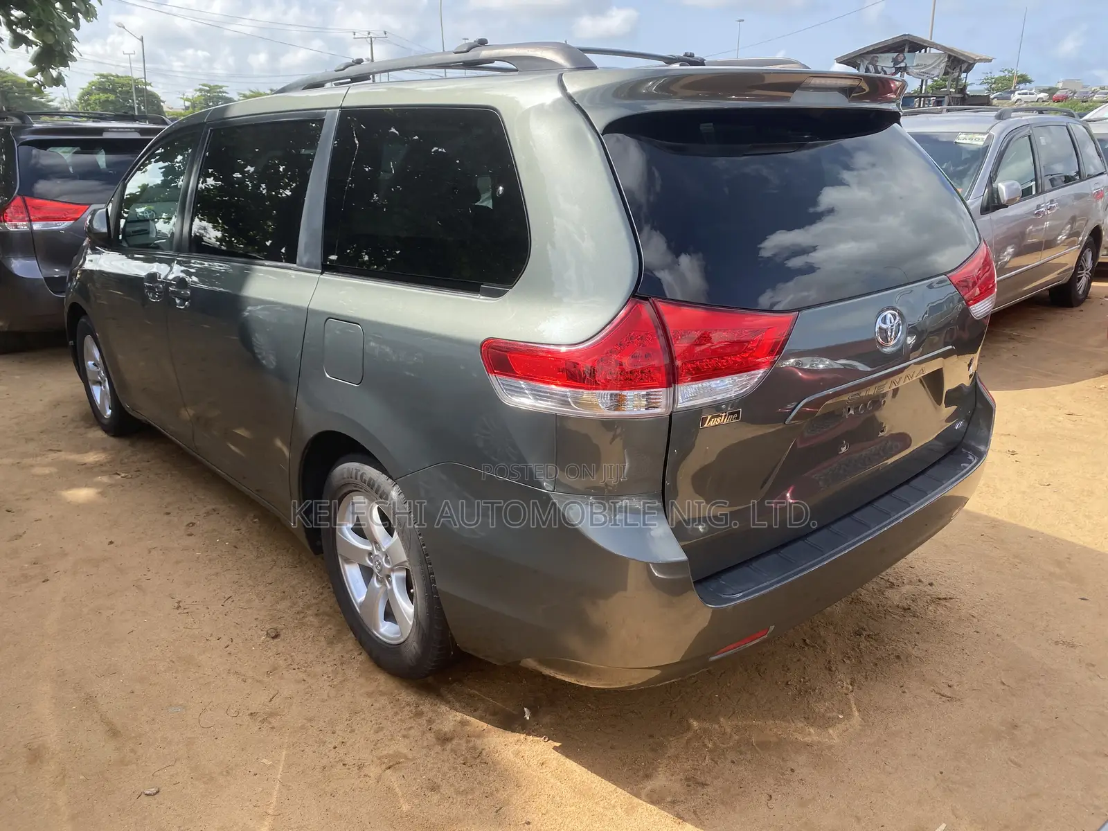 Toyota Sienna LE FWD 8-Passenger 2013 Green