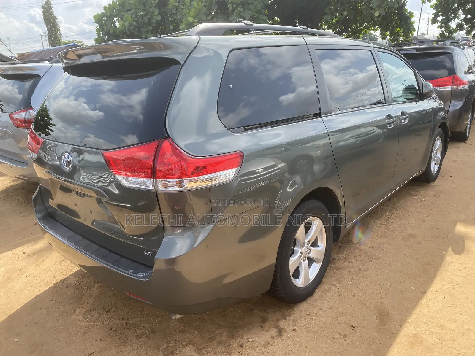 Toyota Sienna LE FWD 8-Passenger 2013 Green