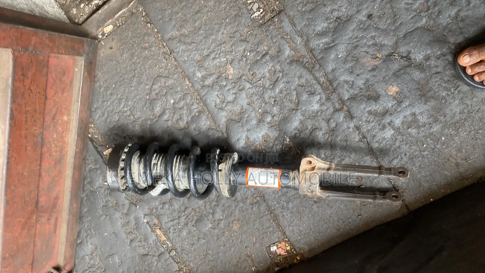 Front Shocks Dodge Challenger V8