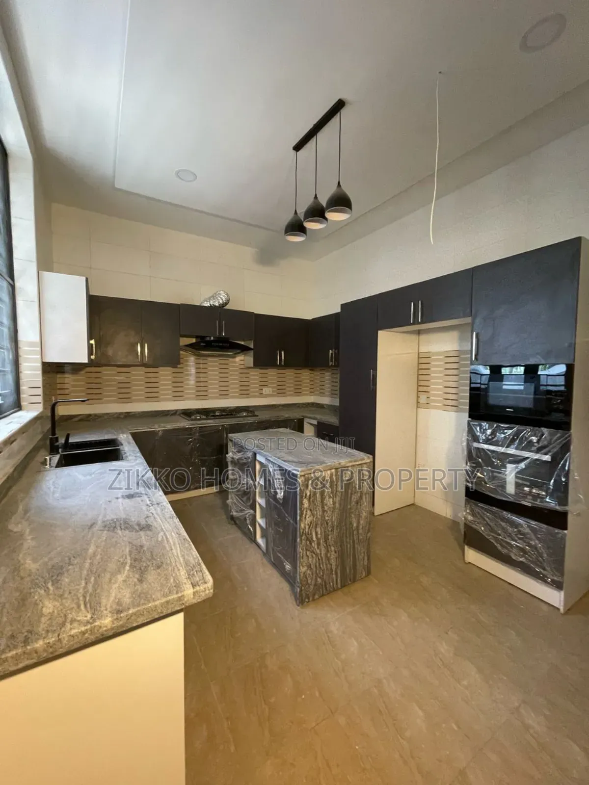 4bdrm Duplex in Orchid Road, Lekki for sale