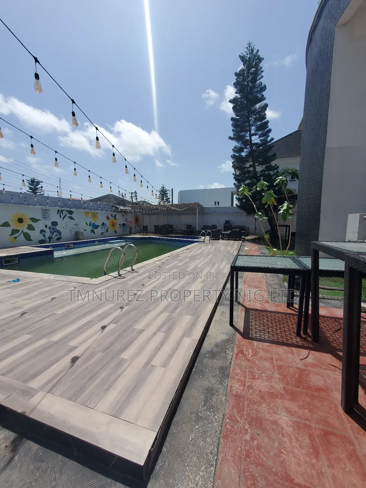 Club Space Comercial House for Rent