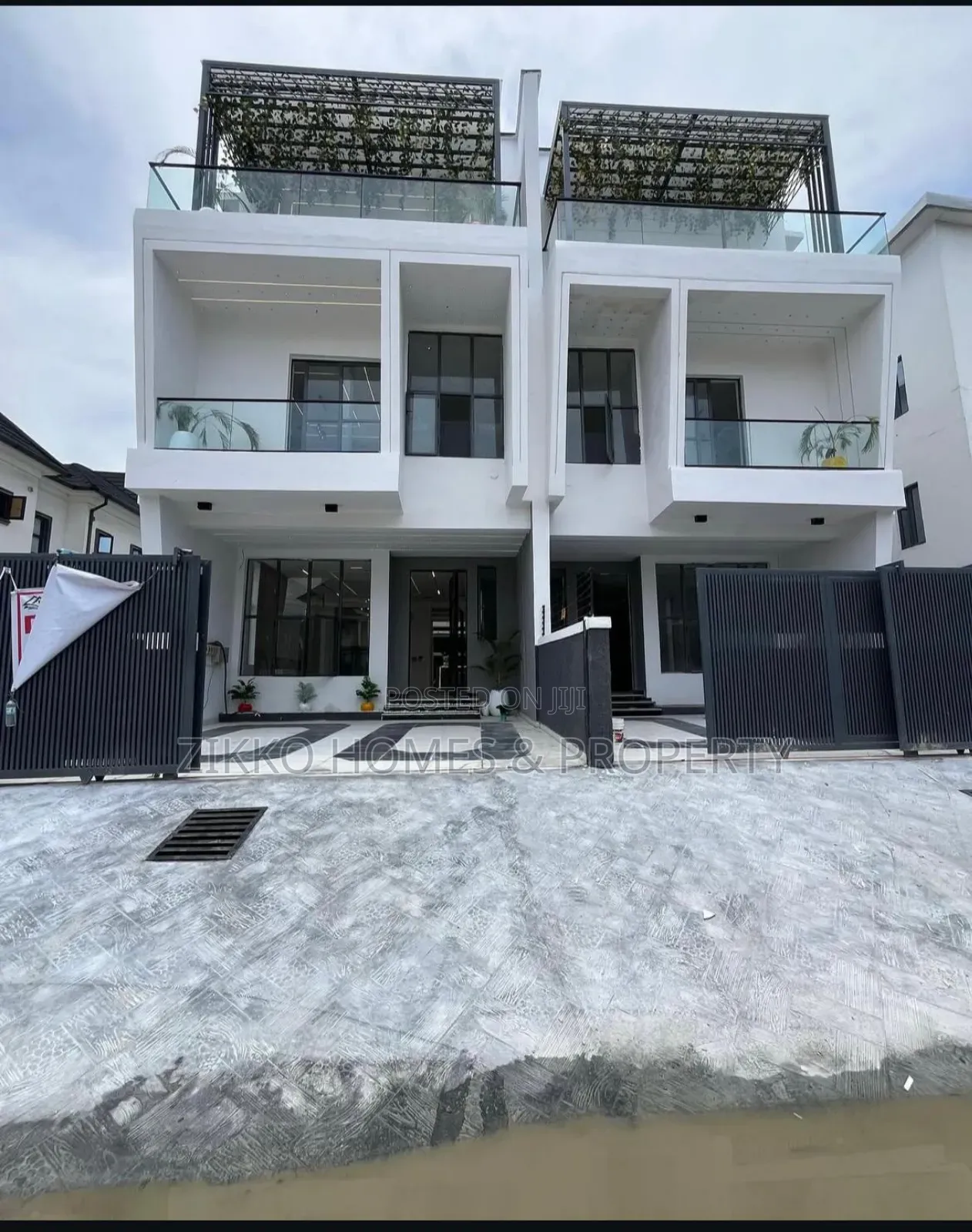 4bdrm Duplex in Ikota, Lekki for sale