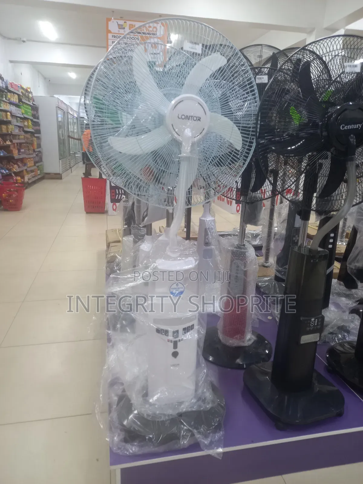 Rechargeable Water Mist Fan With Remote and Usb Socket