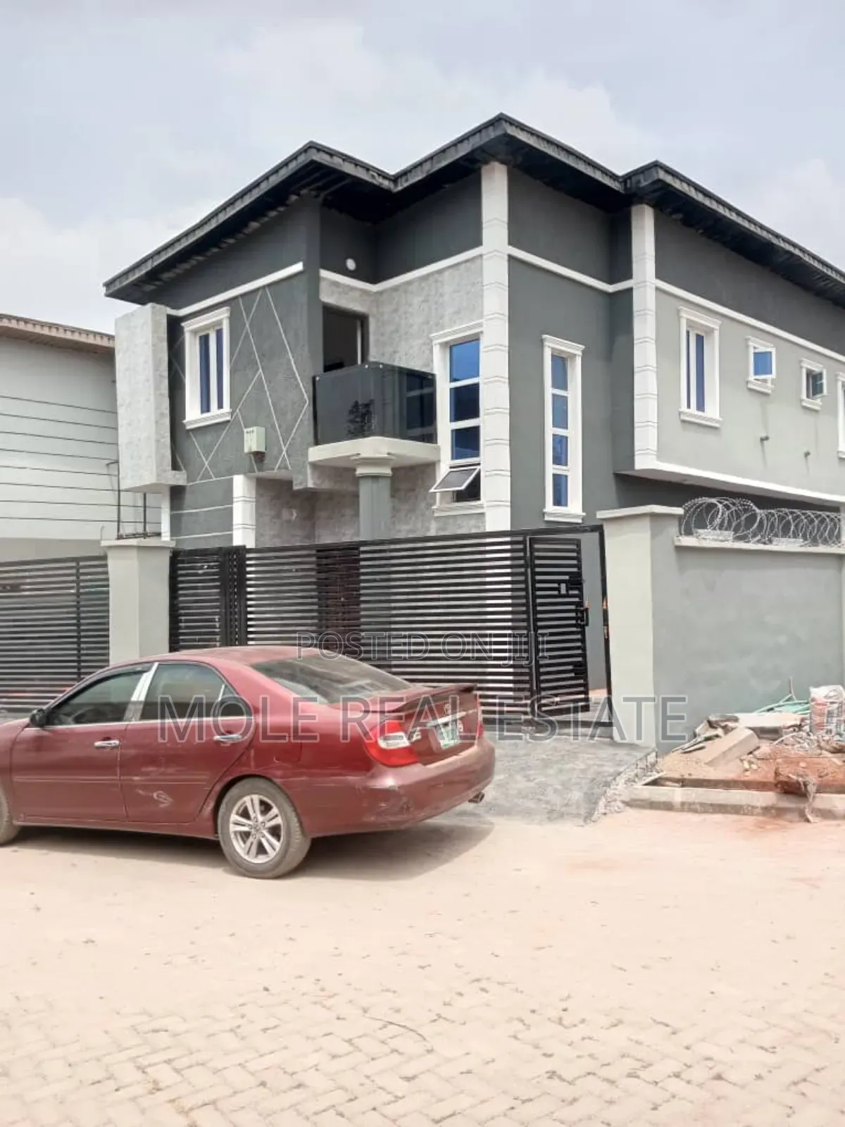Furnished 4bdrm Duplex in Banky Estate Magboro Obafemi-Owode for sale