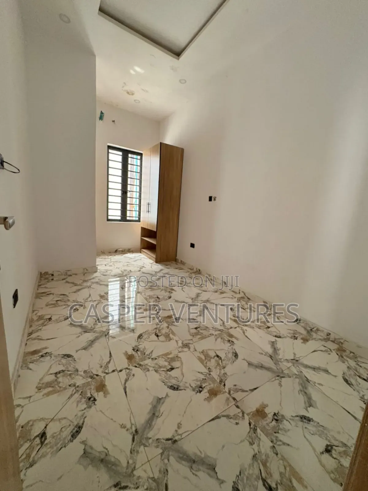 4bdrm Duplex in Whitesand Beach Ologolo for sale
